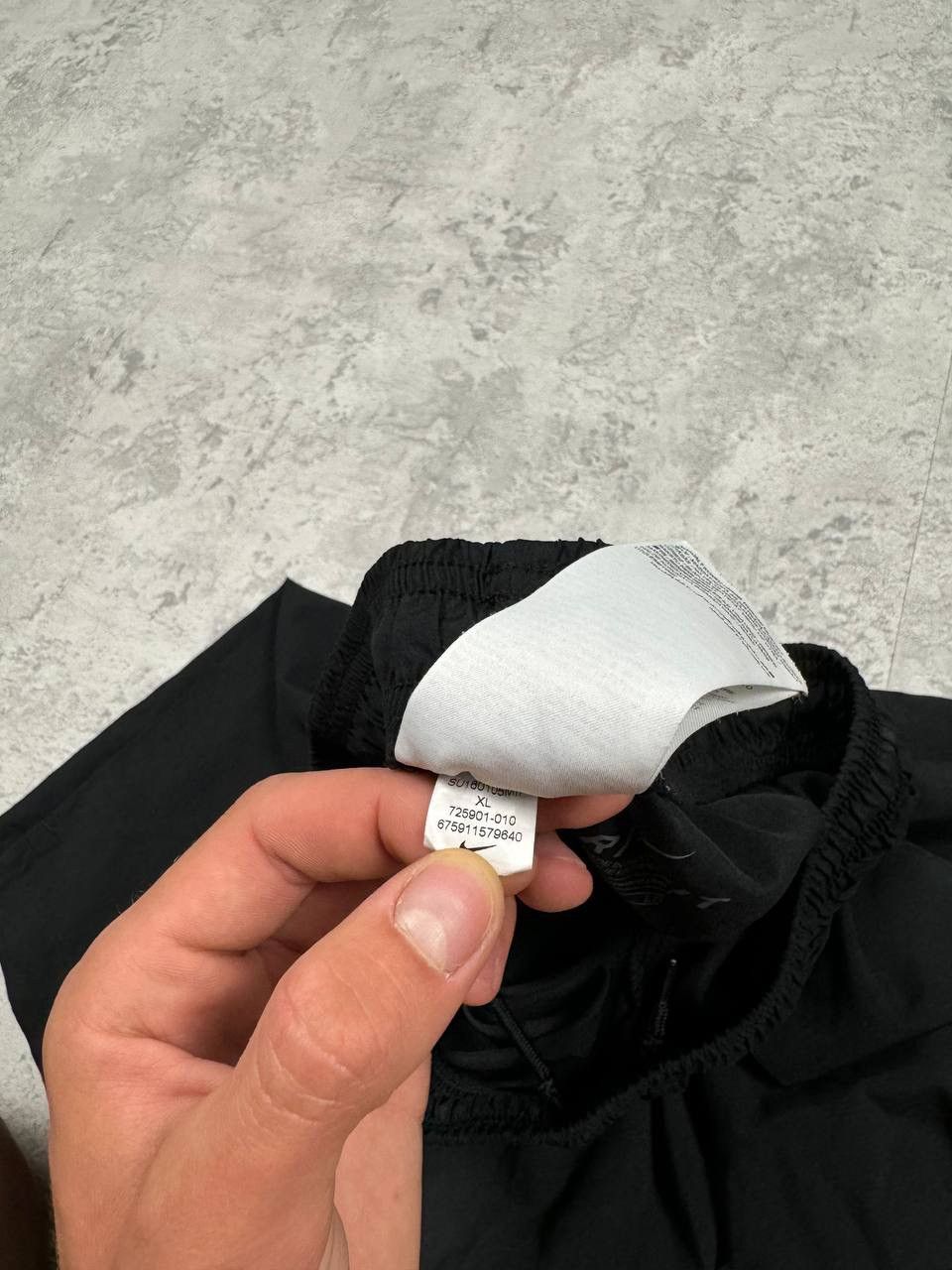 Nike Nike Black Shorts Size L-XL Size US 35 - 10 Thumbnail