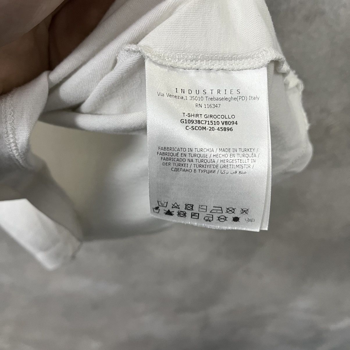 Moncler Moncler T Shirt Big Logo White Size US L / EU 52-54 / 3 - 13 Thumbnail