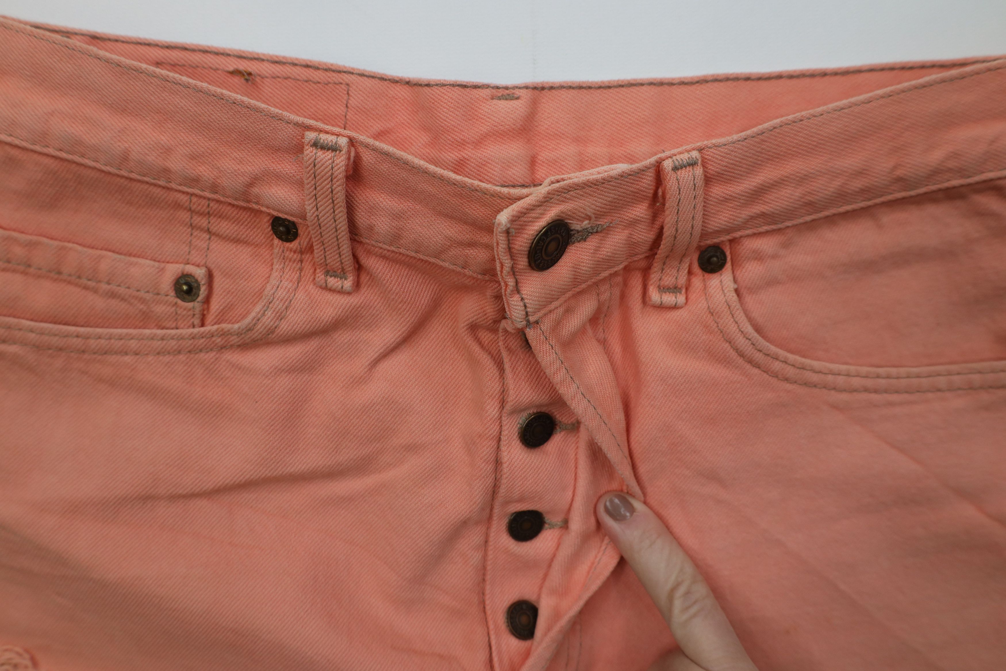 Levi's Vintage 90s Levis 501xx Cut Off Denim Jean Shorts Pink USA Size 32" / US 10 / IT 46 - 6 Thumbnail