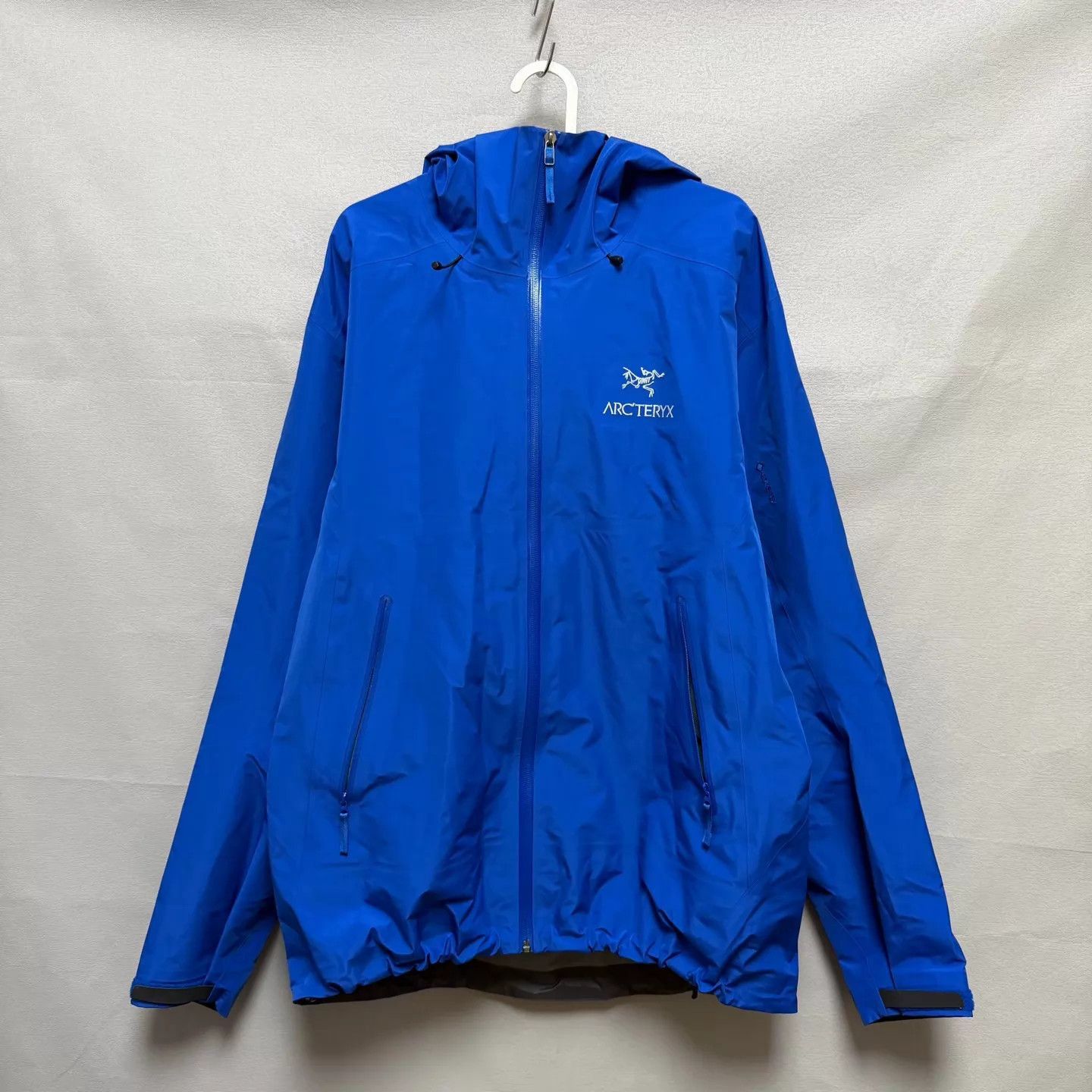 Arc'teryx Blue Lightweight Hooded Jacket Size L Size US L / EU 52-54 / 3 - 1 Thumbnail
