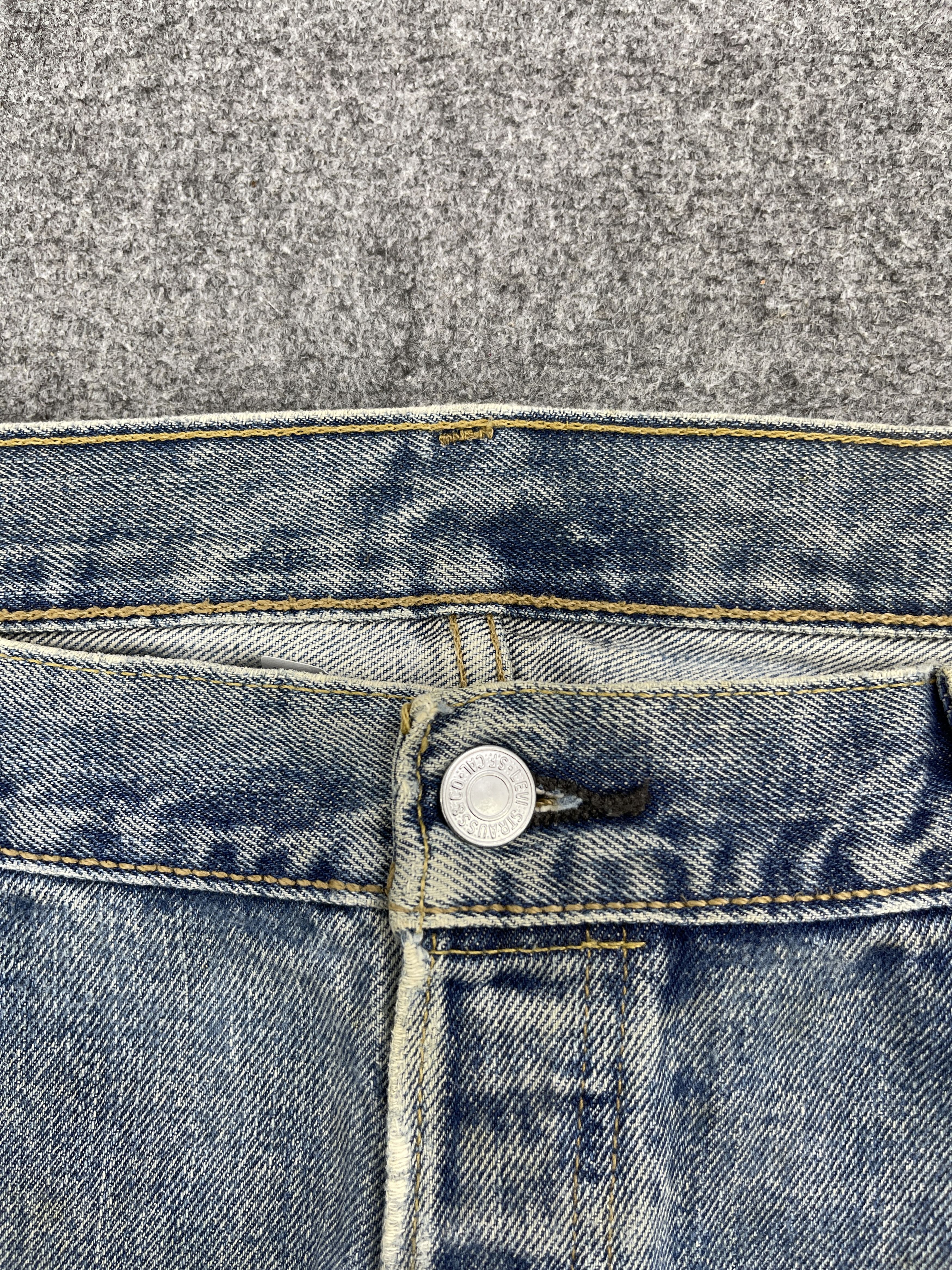Levi's × Vintage Dirty Vintage Levis 501 Faded Blue Jeans Size US 37 - 11 Thumbnail