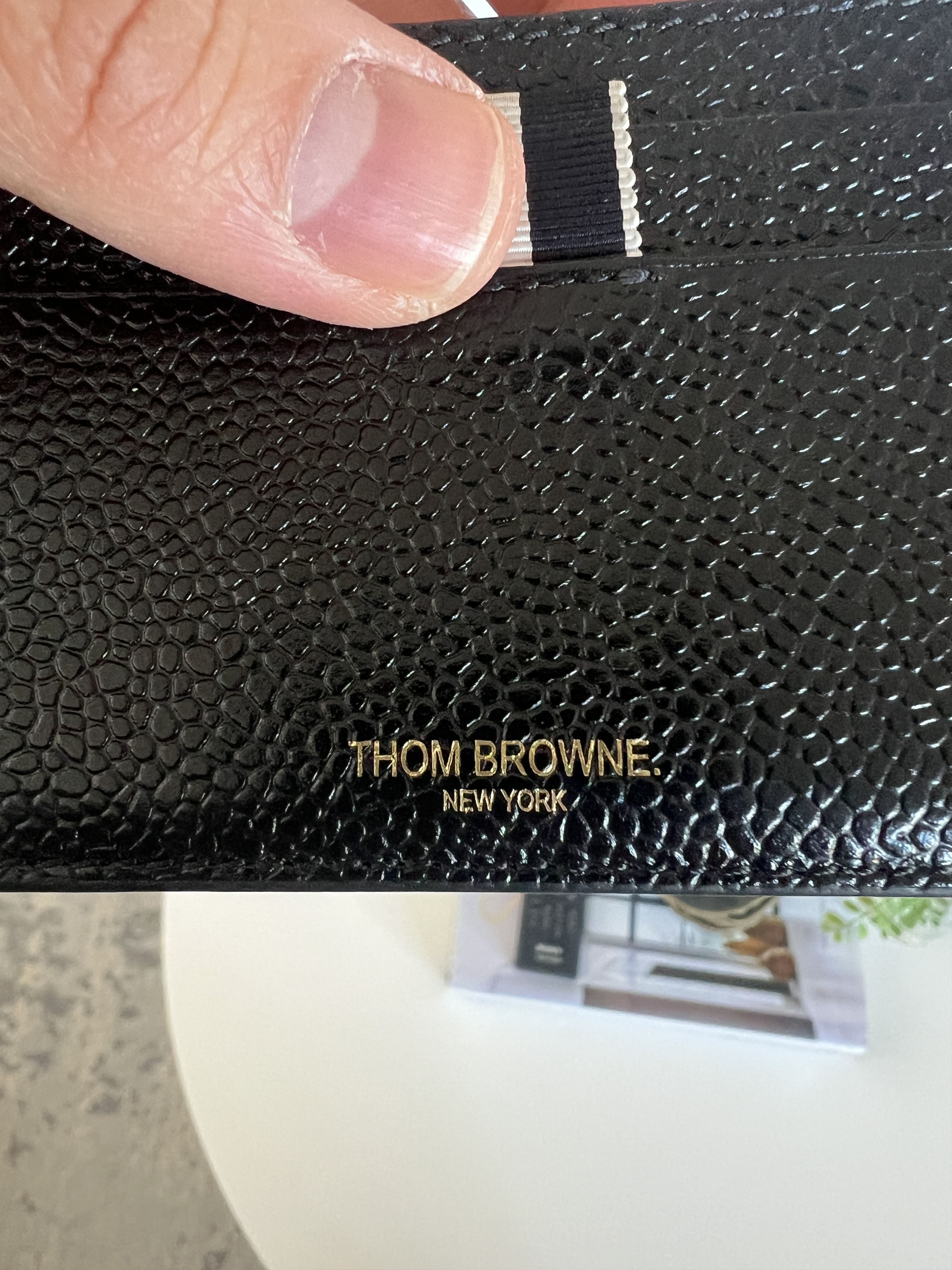 Thom Browne Black Pebble Grain Leather Debossed 4-Bar Single Card Holder Size ONE SIZE - 9 Thumbnail