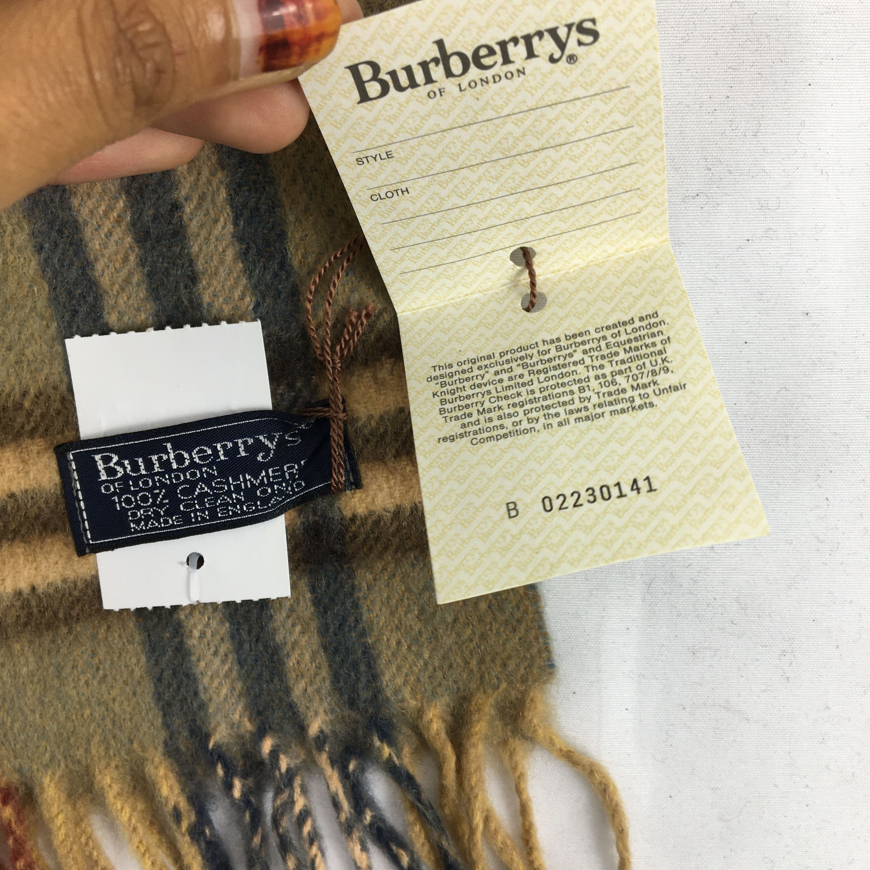 Burberry NWT Vintage Burberry Scarf Muffler Wool Winter Scarves . Size ONE SIZE - 5 Thumbnail