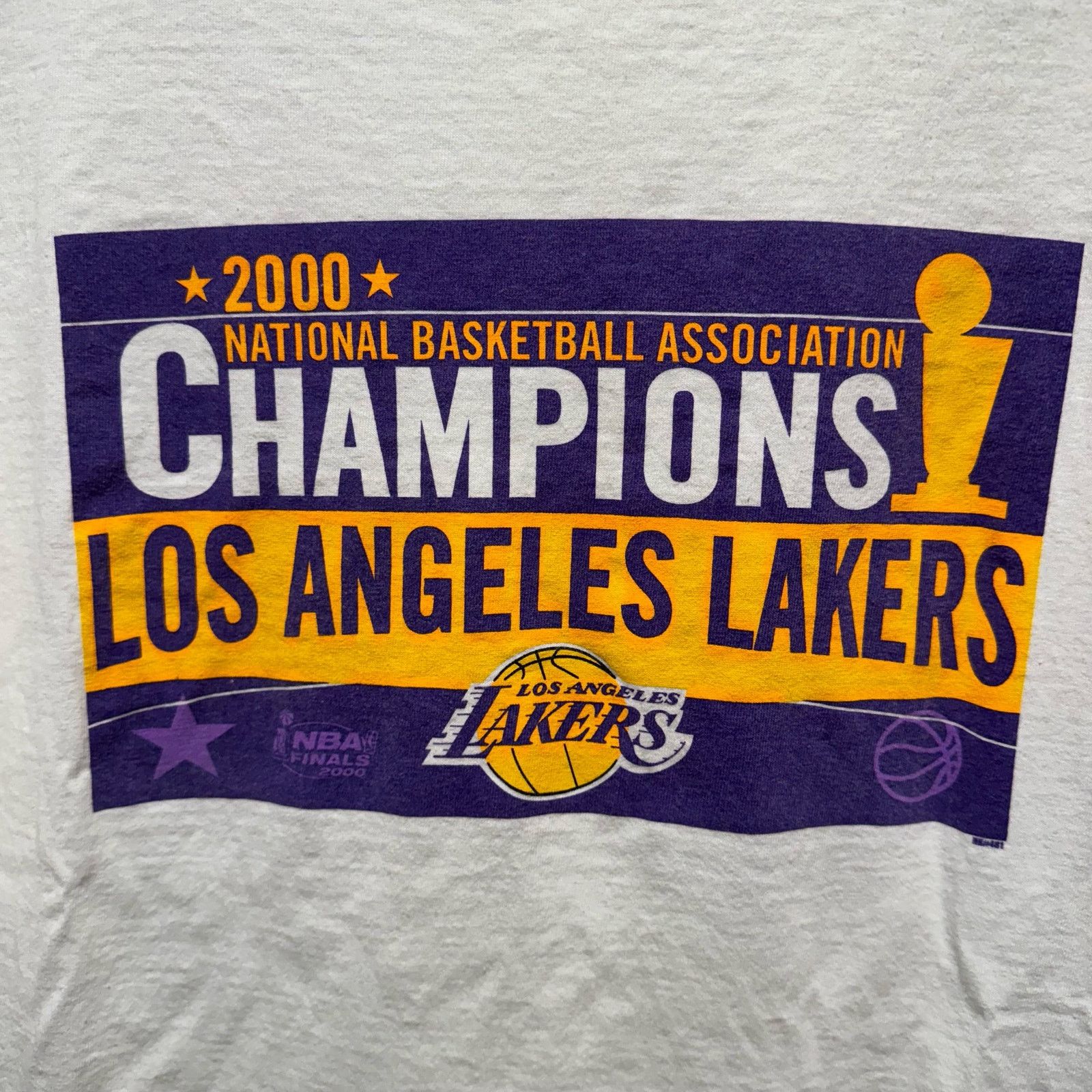 Other Vintage Los Angeles Lakers 2000 Champions T Shirt Size US XL / EU 56 / 4 - 4 Thumbnail