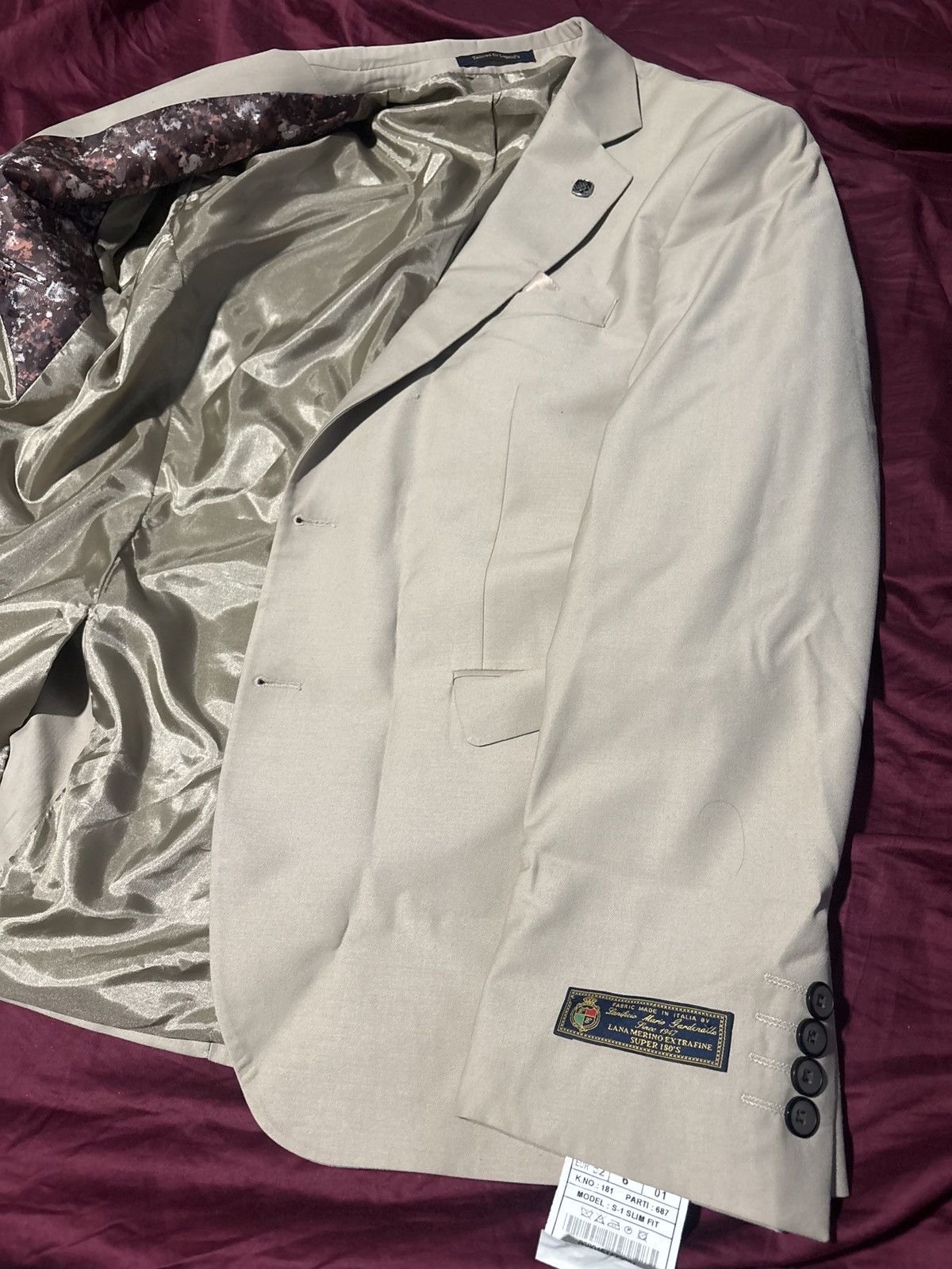 Other ELEYSE SLIM FIT SUIT Size 42S - 1 Thumbnail