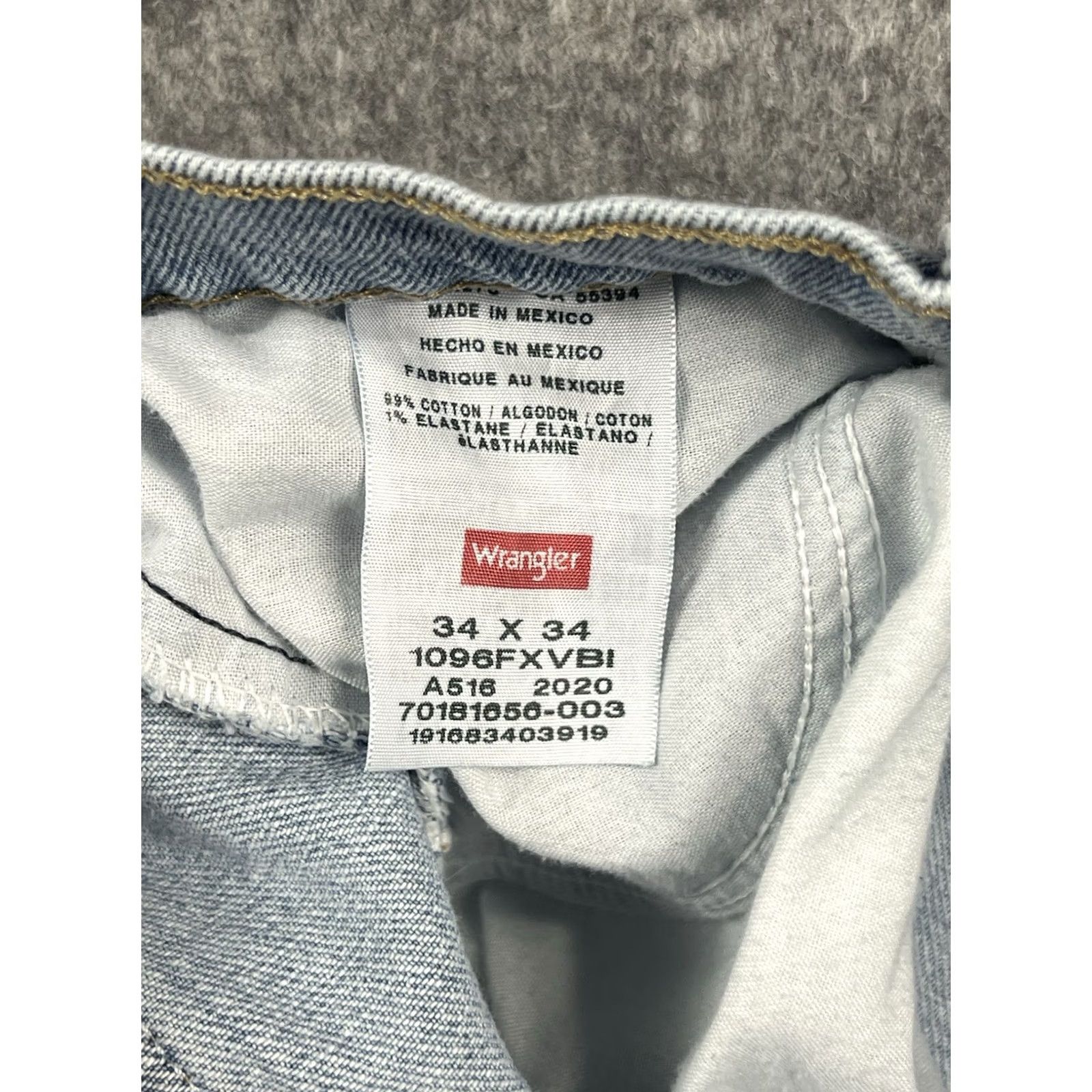 Wrangler Wrangler Jeans Men FiveStar Relaxed Straight Leg Light Wash Denim 34x34 Blue 5-Pocket Logo 99% Cotton 1% Spandex Regular Inseam 34"} Size US 34 / EU 50 - 4 Thumbnail