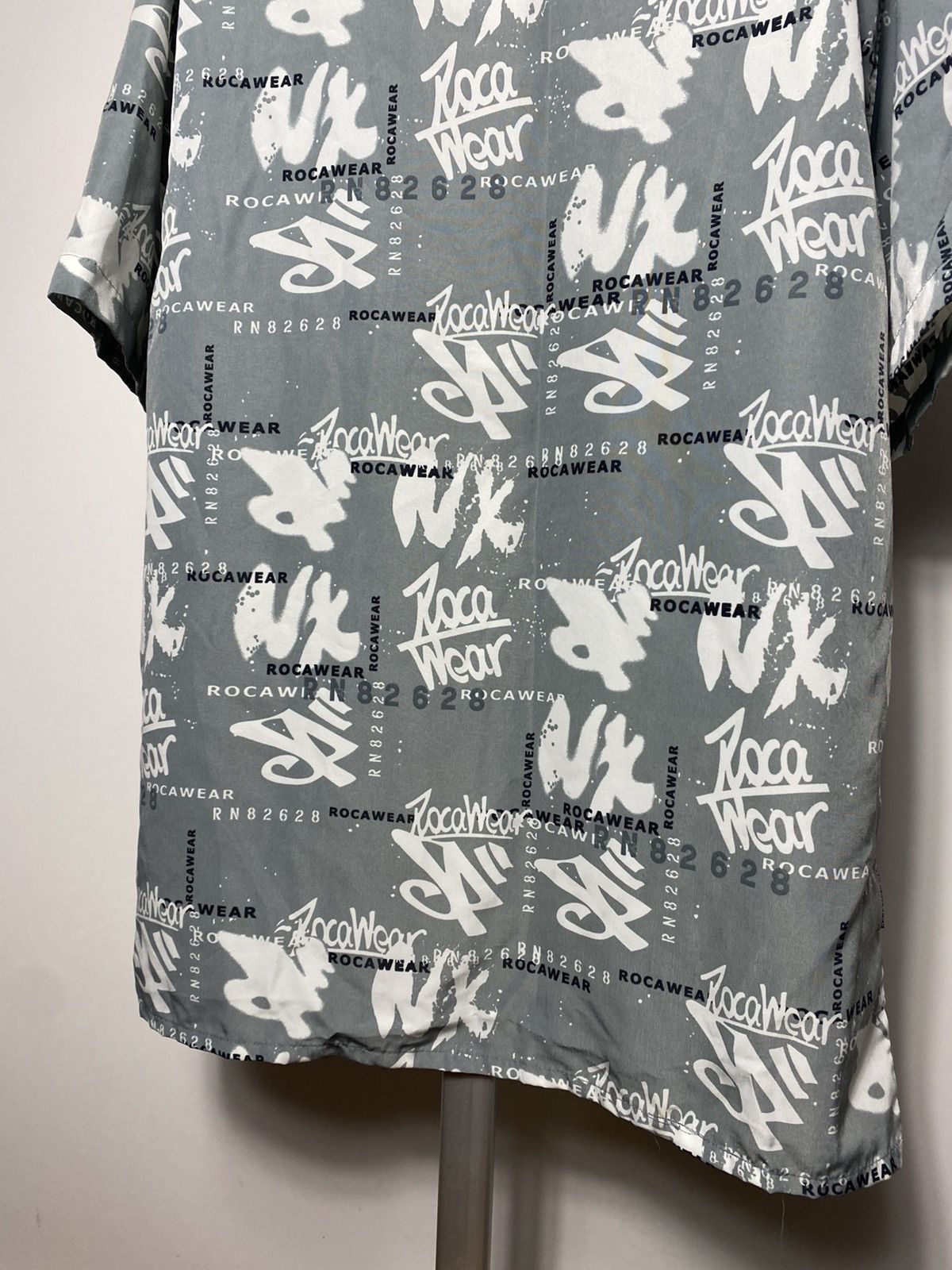 Rocawear Vintage Rocawear Jnco Style Monogram Hawaii Shirt Button Up Size US L / EU 52-54 / 3 - 12 Thumbnail