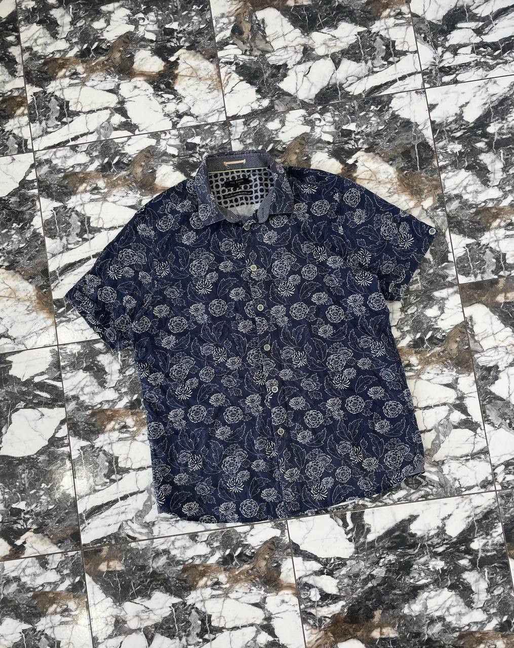 Ted Baker Ted Baker shirt with Blue floral print, Size 5 Size US L / EU 52-54 / 3 - 1 Thumbnail