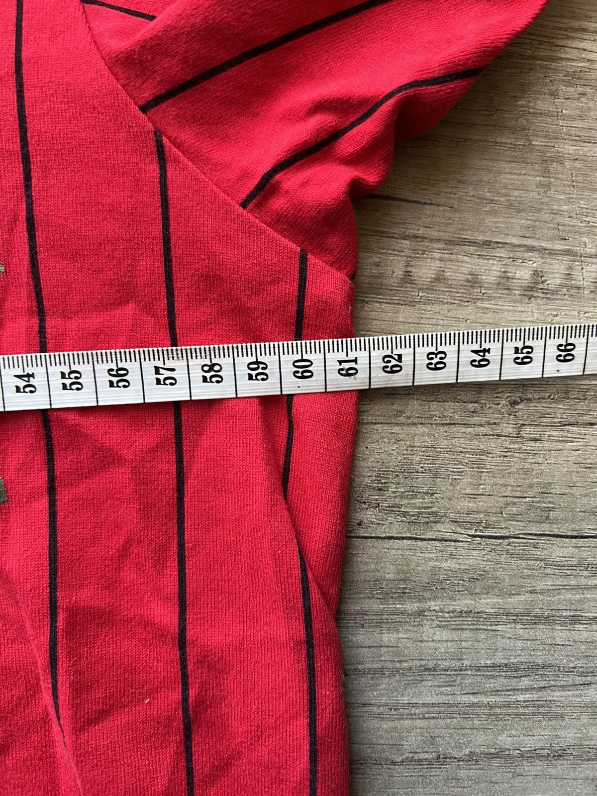 Supreme Supreme Love Hate Red Baseball Jersey size L Button up 2019 Size US L / EU 52-54 / 3 - 9 Thumbnail