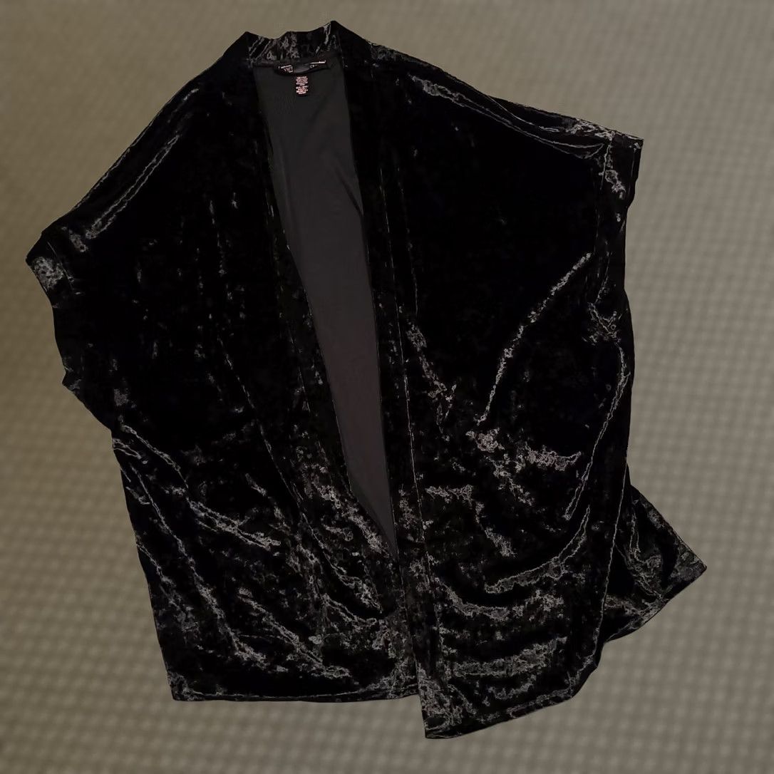 Victoria's Secret VINTAGE Victoria's Secret Crushed Velvet Open Kimono Robe Cover Up Women XS/S Black Size ONE SIZE - 1 Thumbnail