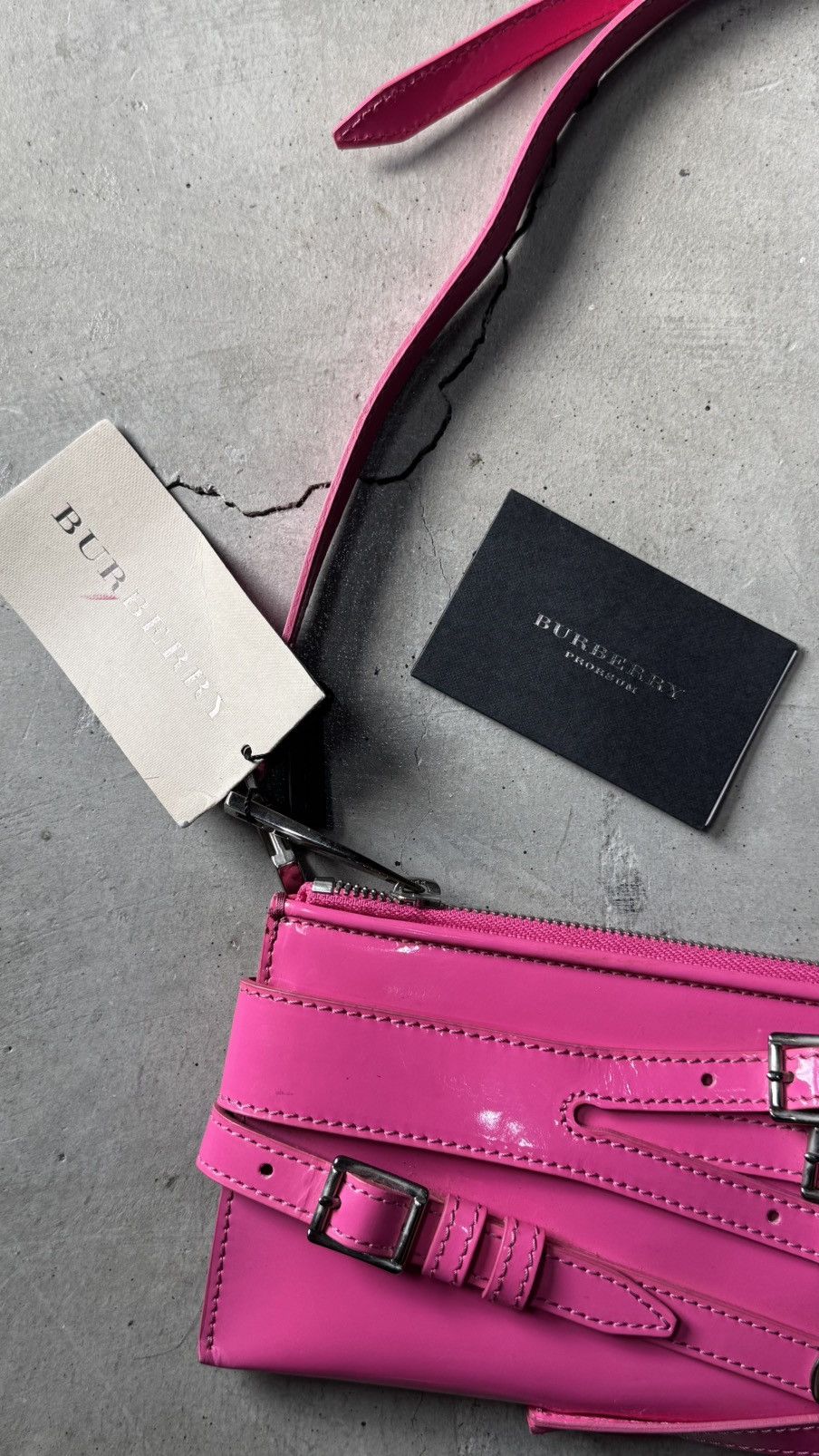Burberry Prorsum Burberry Propsum Pink Patent Leather Bridle ElongatedClutch Size ONE SIZE - 7 Thumbnail