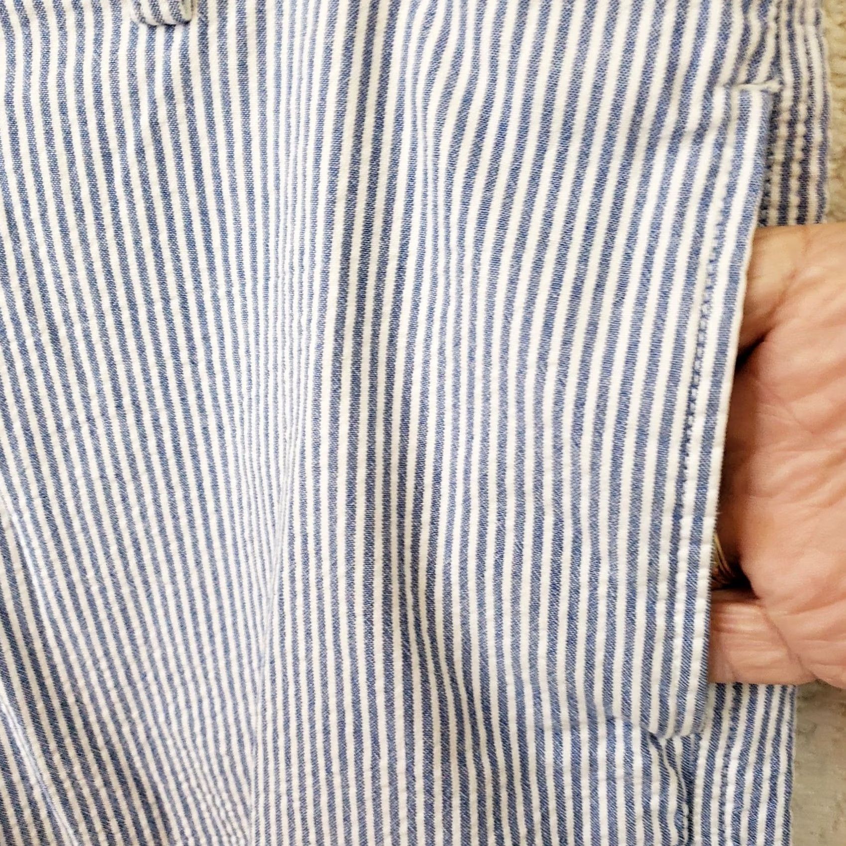Chaps Chaps Shorts Mens 36 Blue White Pinstripe Seersucker Flat Front Chino Casual Everyday Pocket Regular Midi (9 in inseam) Machine Washable Vintage No Size US 36 / EU 52 - 5 Thumbnail