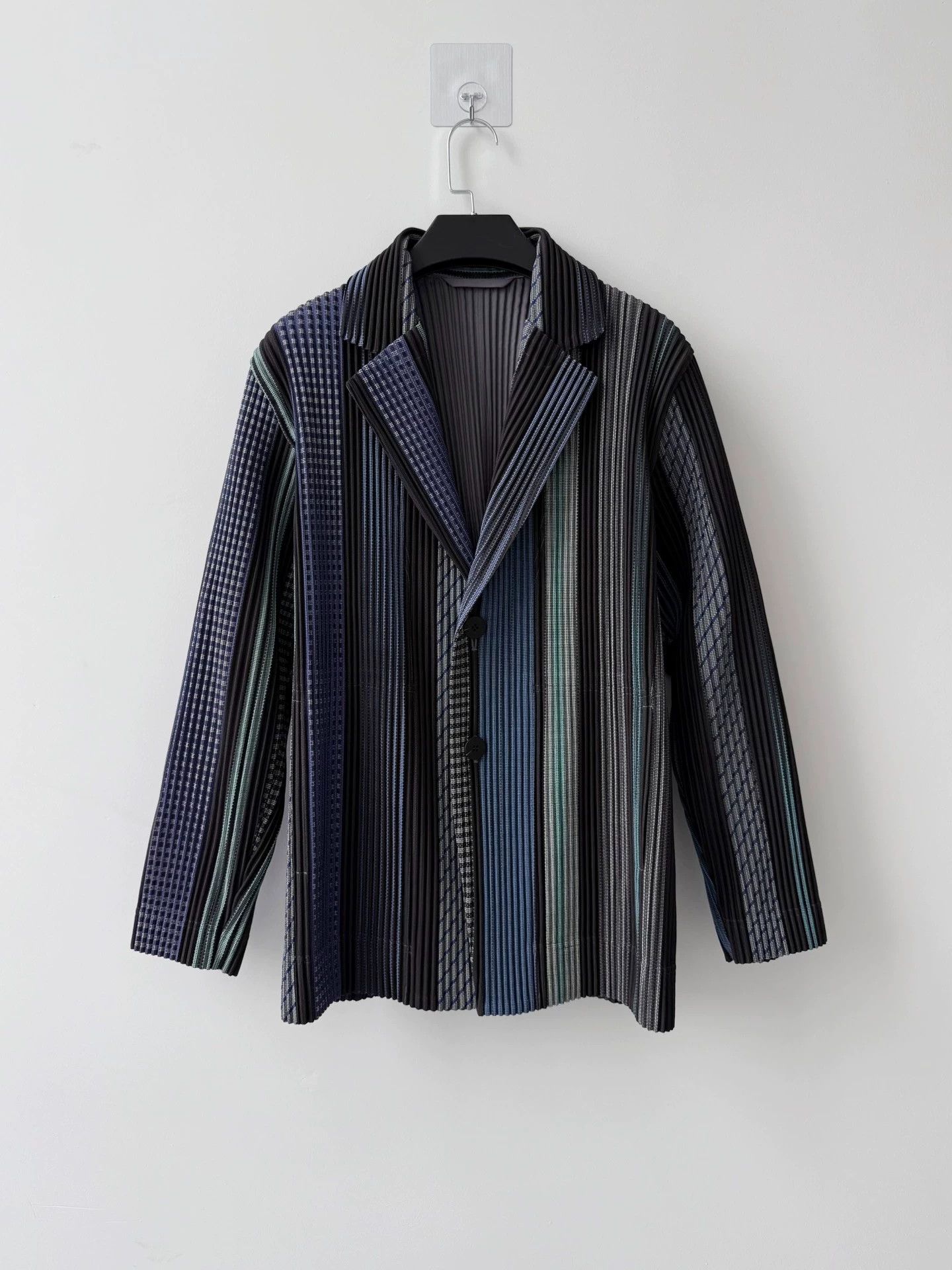 Issey Miyake HOMME PLISSÉ ISSEY MIYAKE Limited Suit HP13JD180 Size US S / EU 44-46 / 1 - 1 Thumbnail