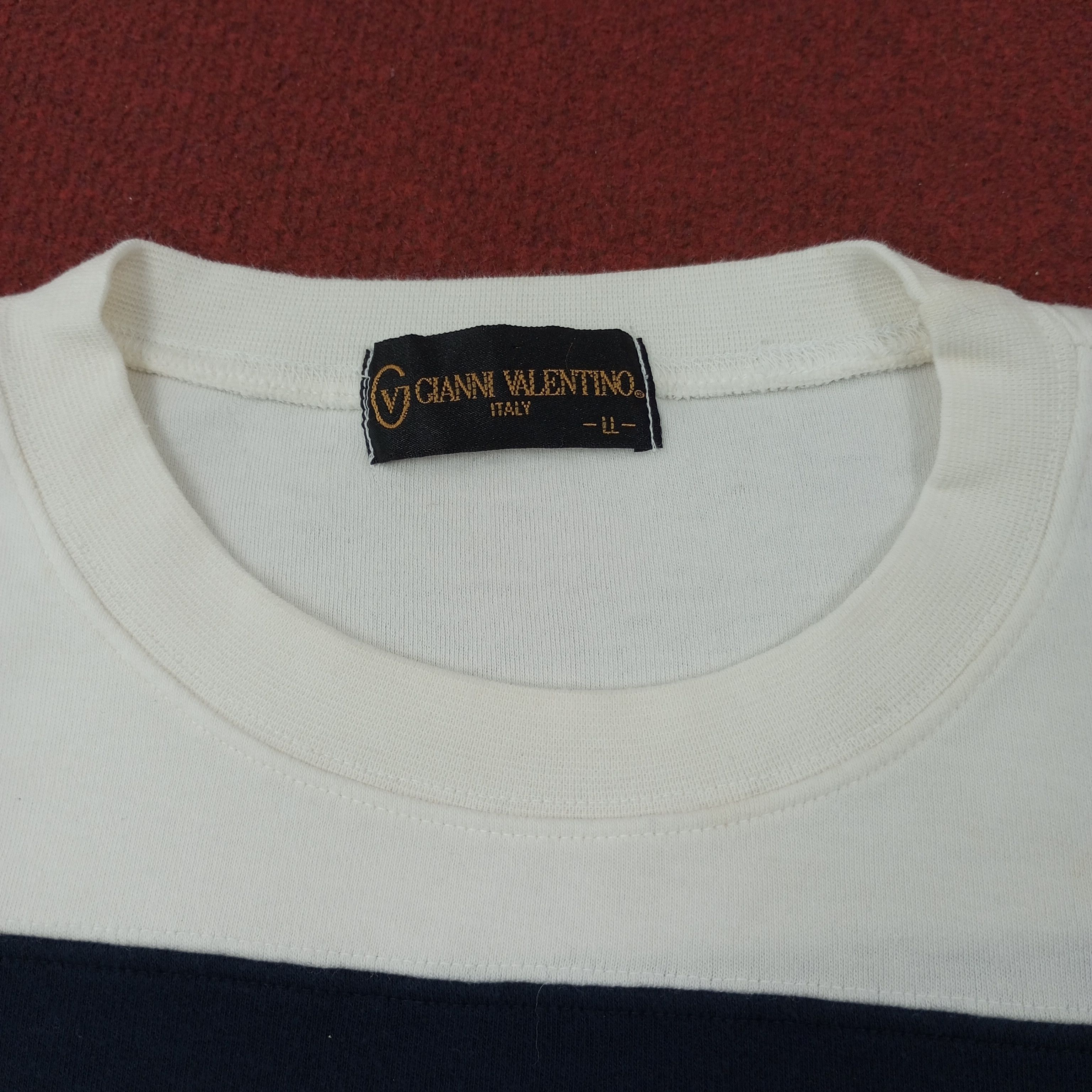 Gianni Valentino × Vintage Gianni Valentino Italy Logo Spellout Design Tshirt c219n25 Size US XXL / EU 58 / 5 - 7 Thumbnail