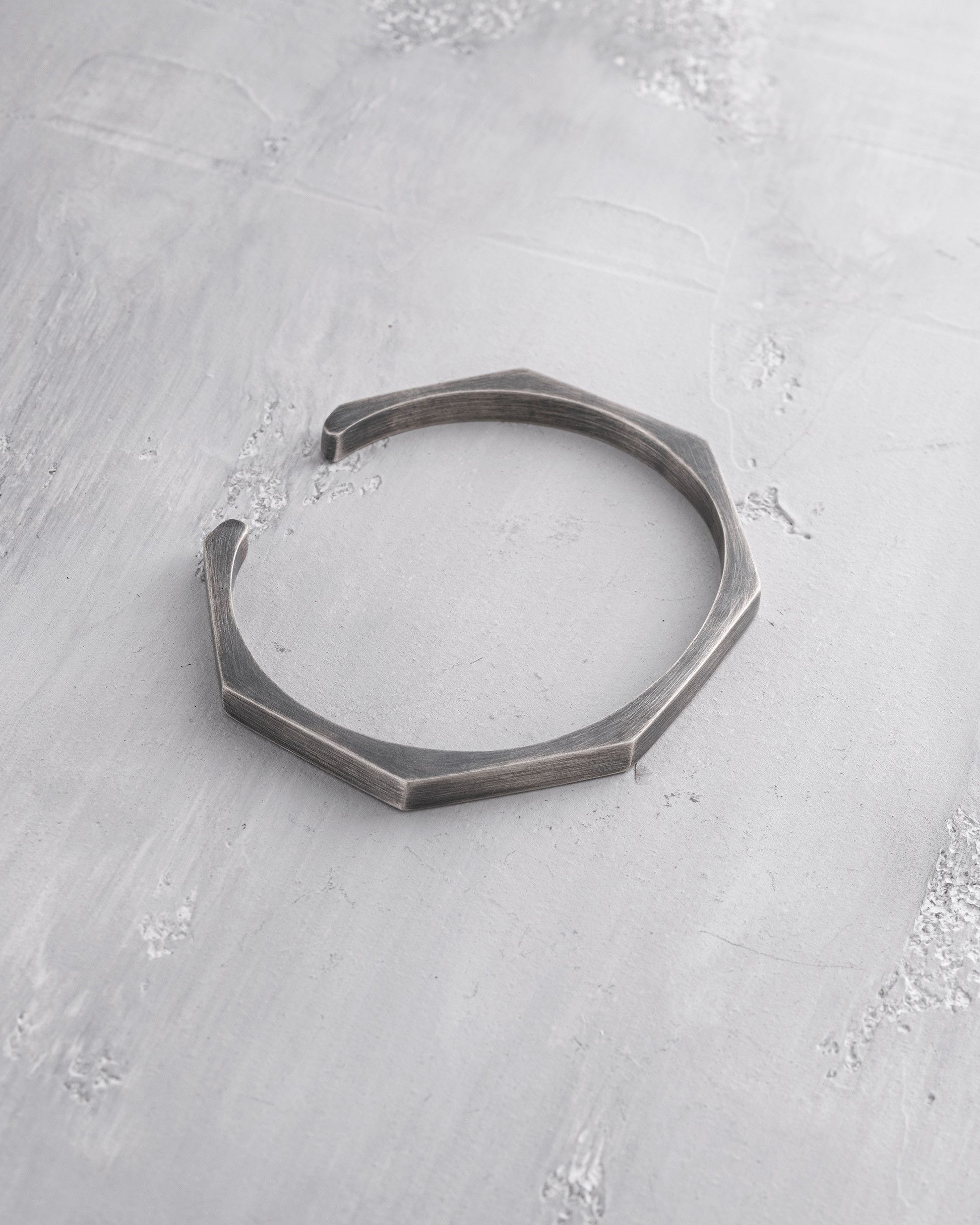 Silver bangle KRAFT
