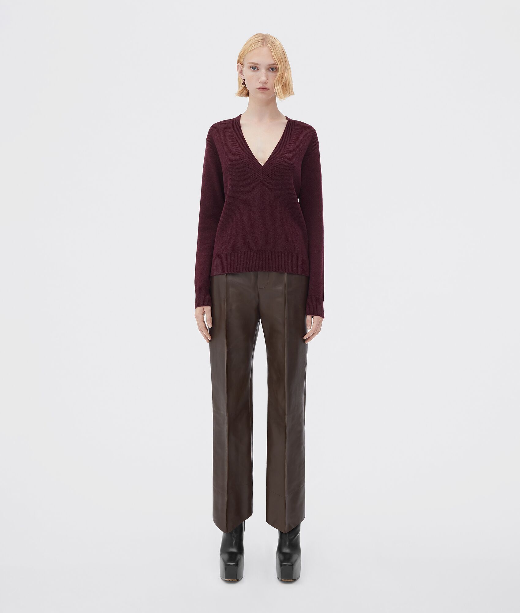 Bottega Veneta o1n1vont1224 Compact Cashmere Jumper in Burgandy Size XS / US 0-2 / IT 36-38 - 1 Thumbnail