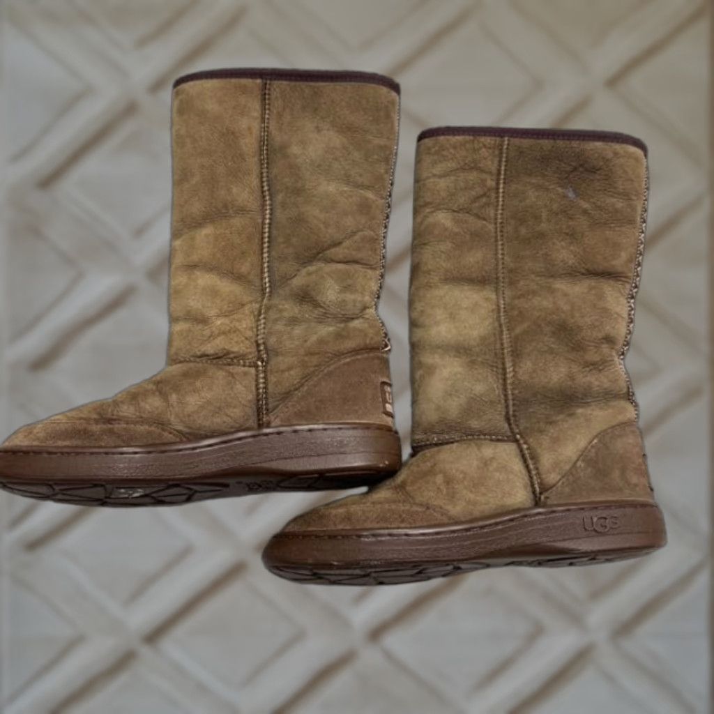 Ugg VINTAGE UGG Australia Wool Sheepskin Knee High Boots Women 8 Brown Winter Outdoor Casual Leather Cowgirl Boots Size US 8 / IT 38 - 1 Thumbnail