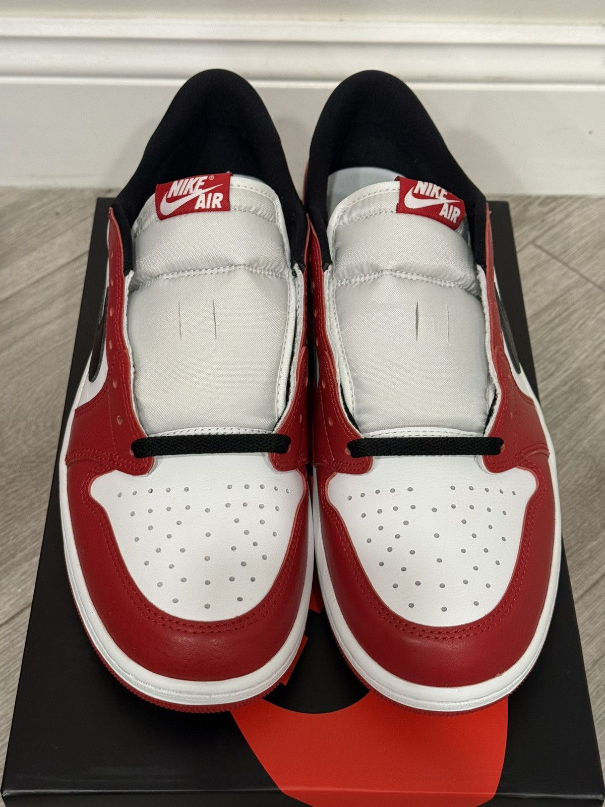 Jordan Brand Air Jordan 1 Retro Low OG Chicago Varsity Red Black White 12 Size US 12 / EU 45 - 4 Thumbnail