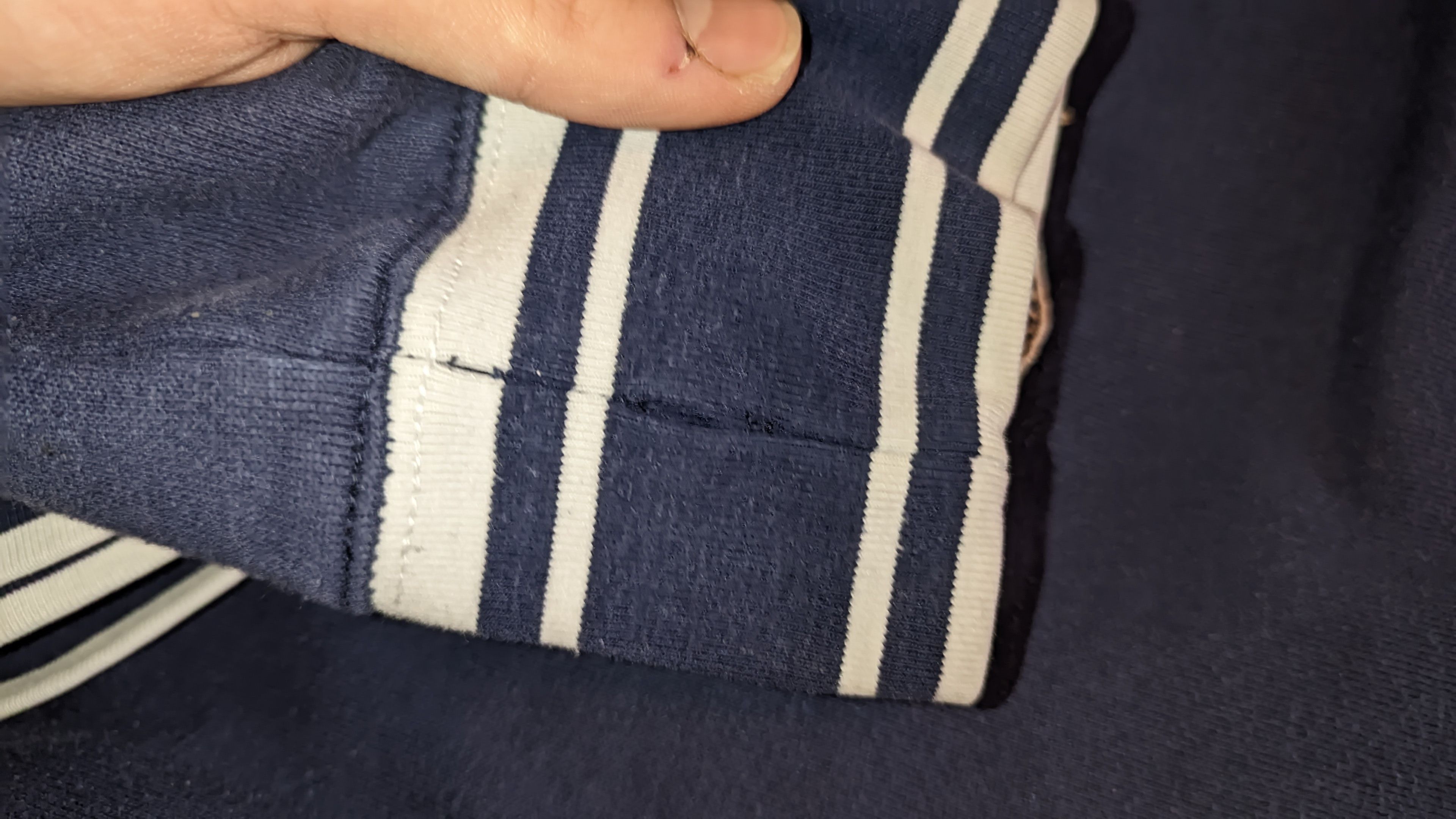 True Religion True Religion Navy Sweatshirt – Details, Stripes, Crest Size US M / EU 48-50 / 2 - 3 Thumbnail