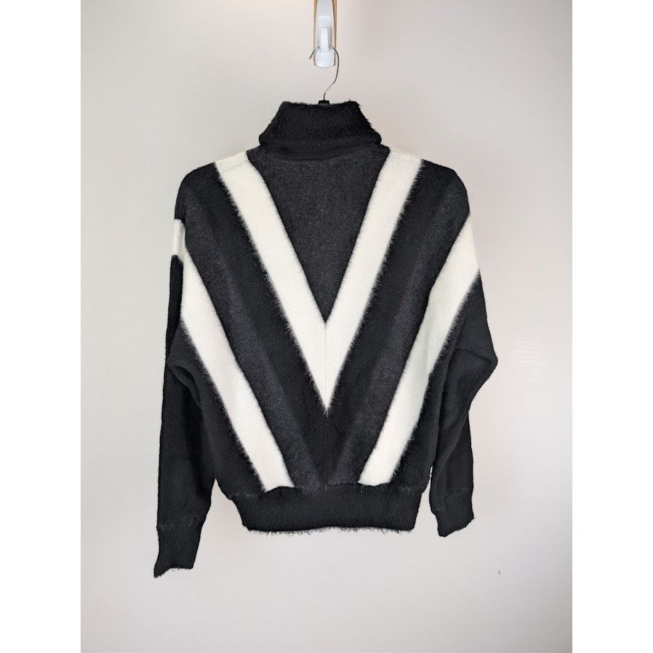 Saint Laurent Paris o1rshd1 555 / Laine Chevron Pull Knitwear in Naturel / Noir Size US M / EU 48-50 / 2 - 15 Thumbnail