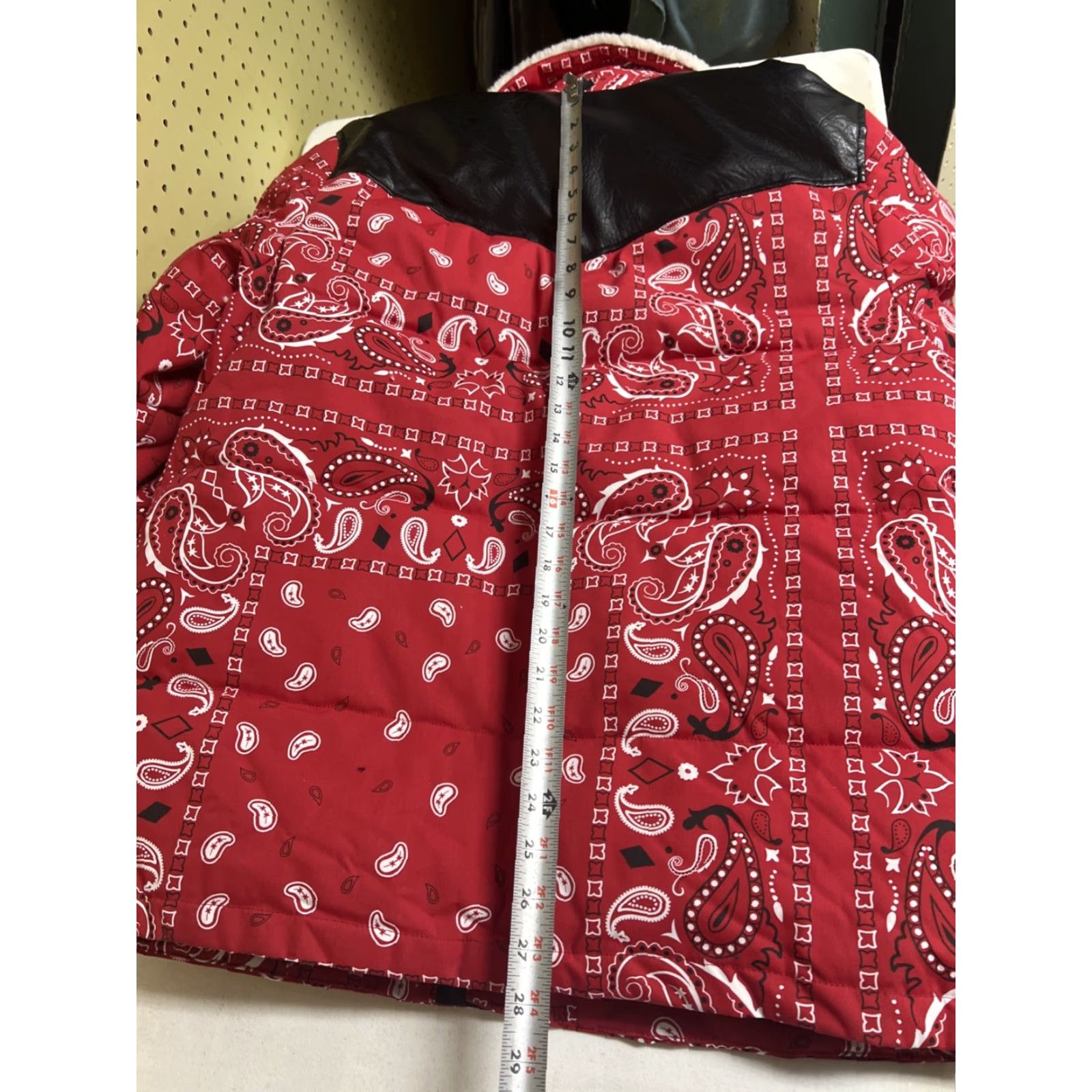 Levi's Levi's Puffer Jacket Men Red Bandana Sherpa Collar Western Size M NWT Size US M / EU 48-50 / 2 - 3 Thumbnail