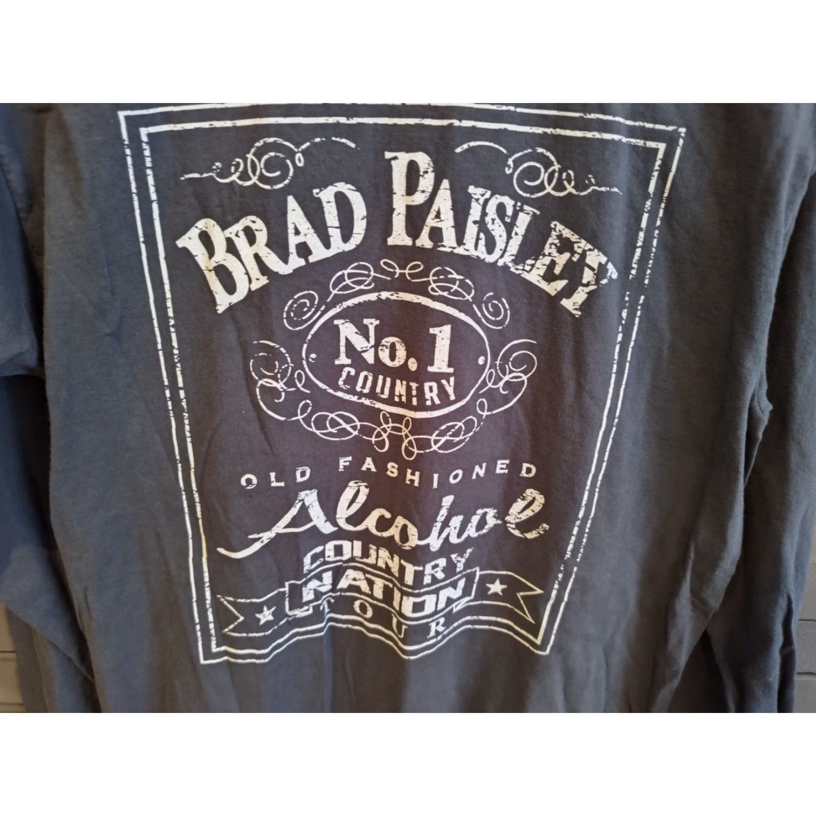 Hanes VINTAGE Brad Paisley Country Nation Concert Long Sleeve T-Shirt Adult Medium Black Graphic Tee Mens Size US M / EU 48-50 / 2 - 2 Thumbnail