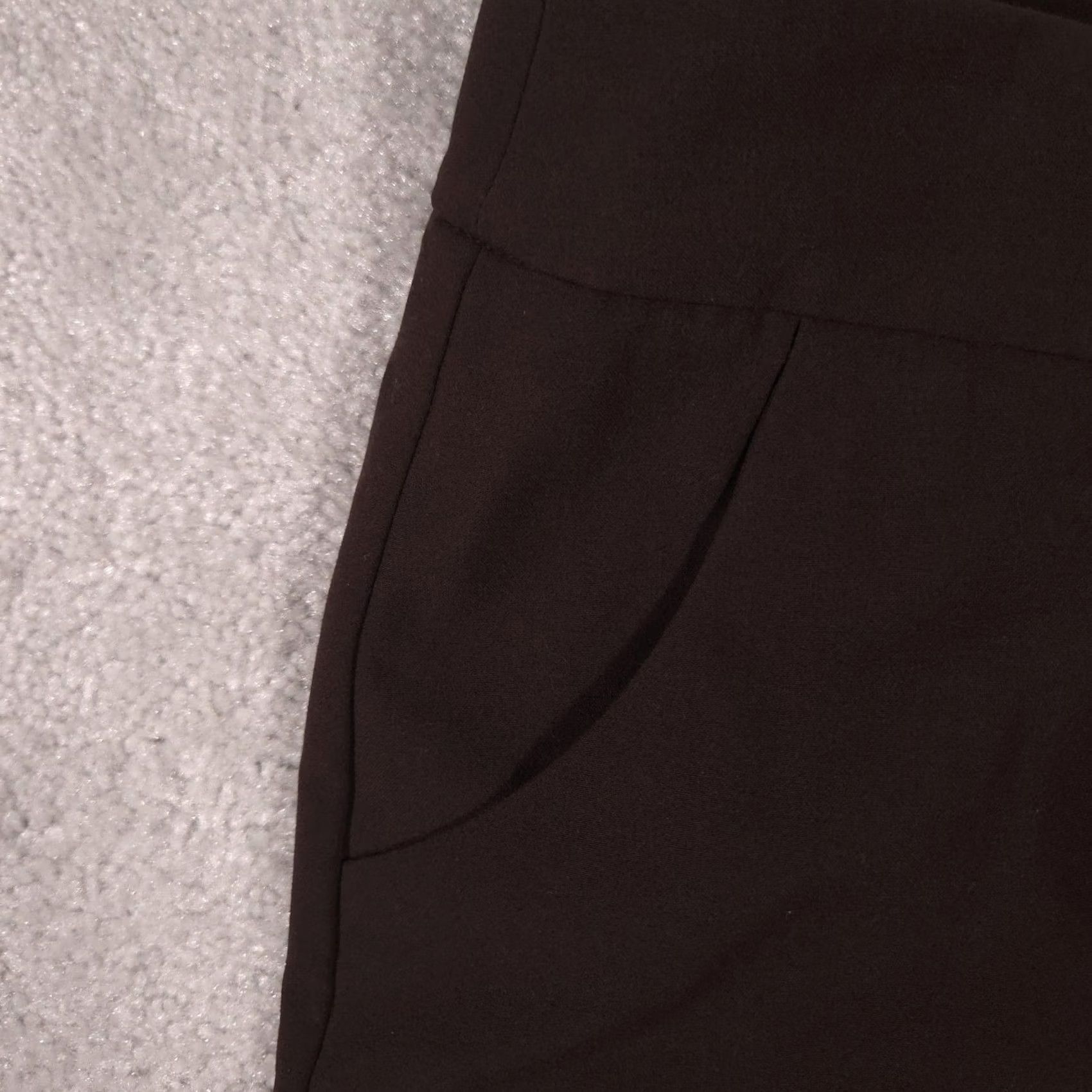Vintage Chico's Dress Pants Womens 3 Short Brown Twill Stretch Relaxed Crop Flat Front Zip Hem Pockets Womens 3 Short Brown Size 26" / US 2 / IT 38 - 5 Thumbnail