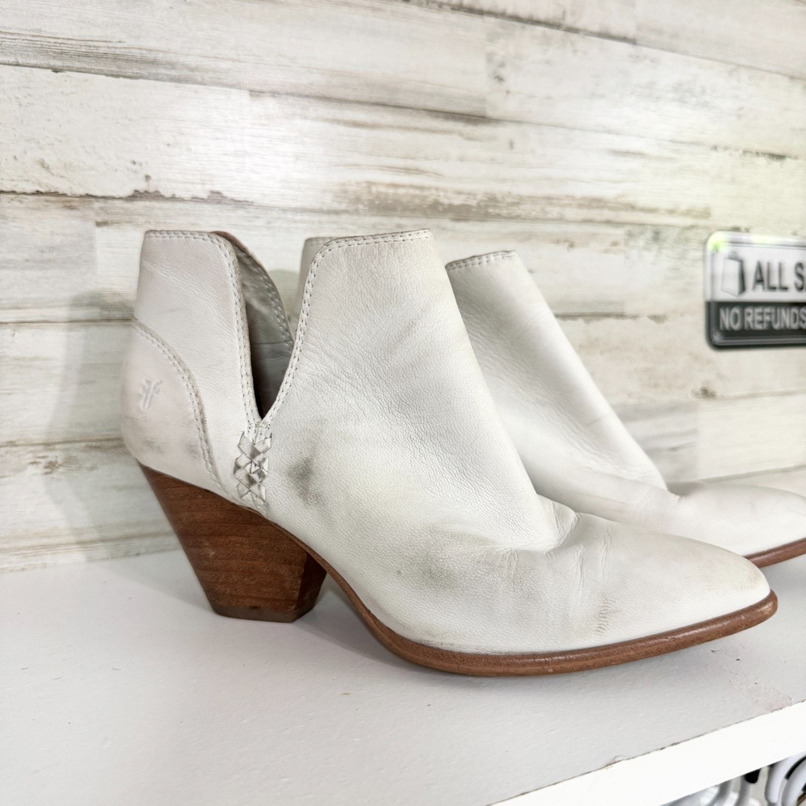 Frye Frye Shoes Size 6M Cream Leather Ankle Bootie Boots Shootie Size US 6 / IT 36 - 2 Thumbnail
