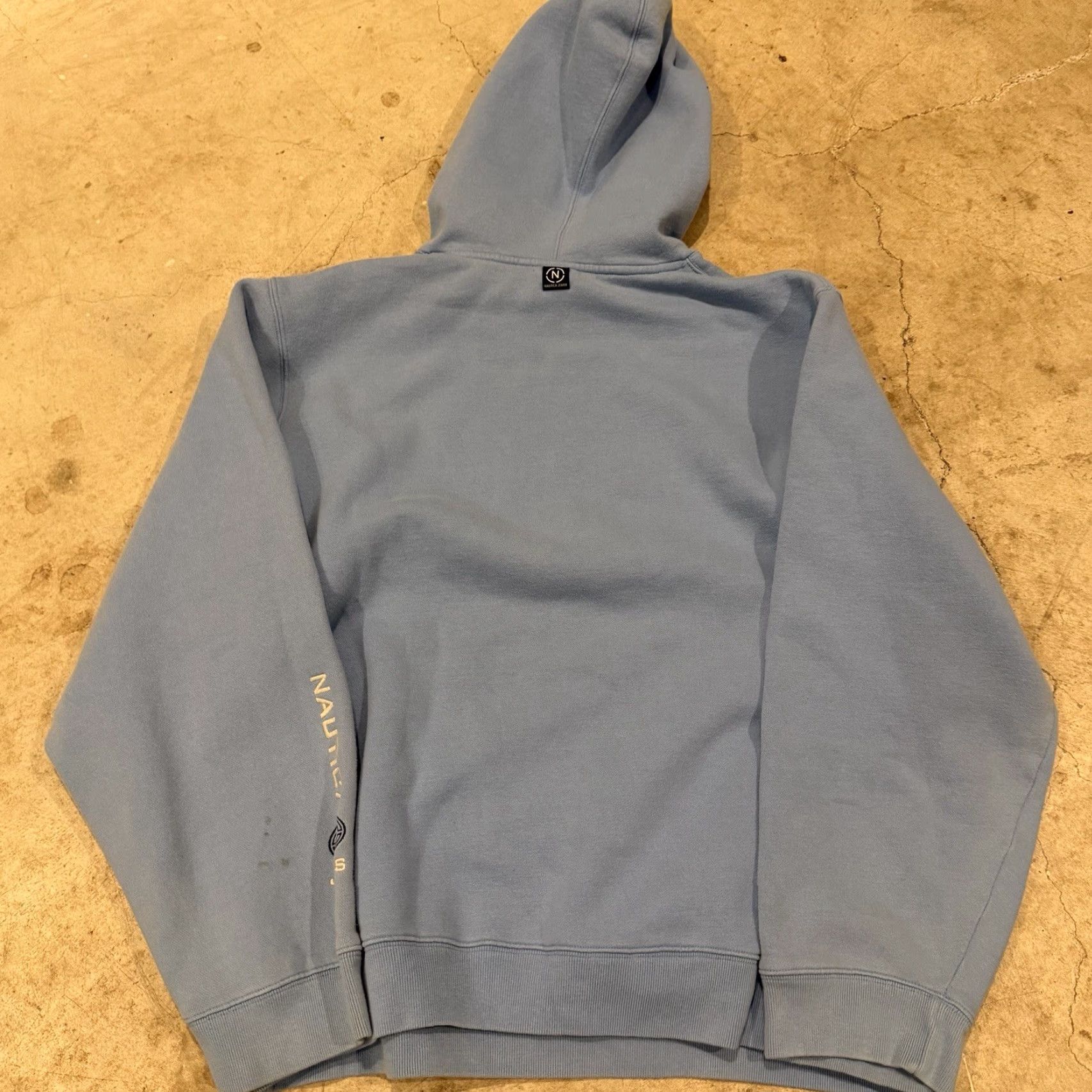 Nautica VINTAGE Nautica Hoodie Sweatshirt Men XL Blue Center Logo Logo Pullover 90s Sweatshirt 90s Mens XL Size US XL / EU 56 / 4 - 3 Thumbnail