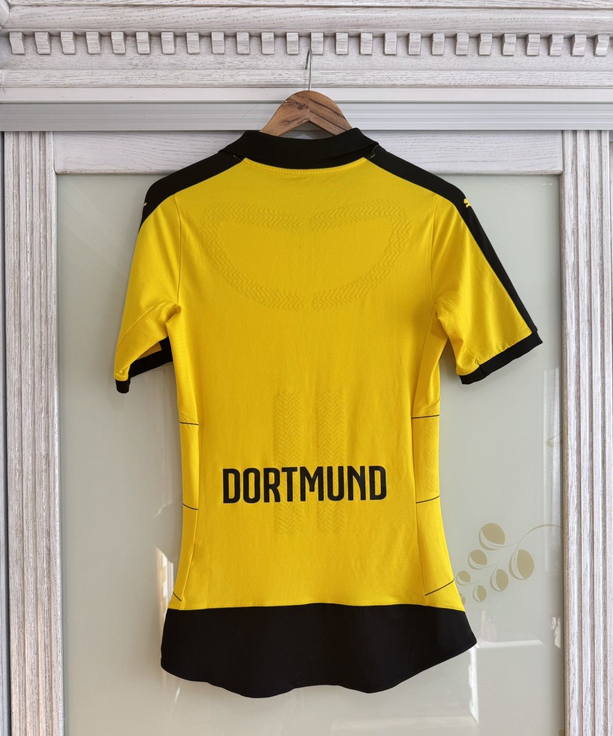Puma Borussia Dortmund 2015-2016 Player Issue Soccer Jersey Kit Size US M / EU 48-50 / 2 - 2 Thumbnail