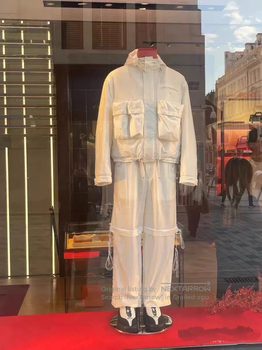 Salvatore Ferragamo Ferragamo White Detachable Casual Pants. Size US 32 / EU 48 - 9 Thumbnail
