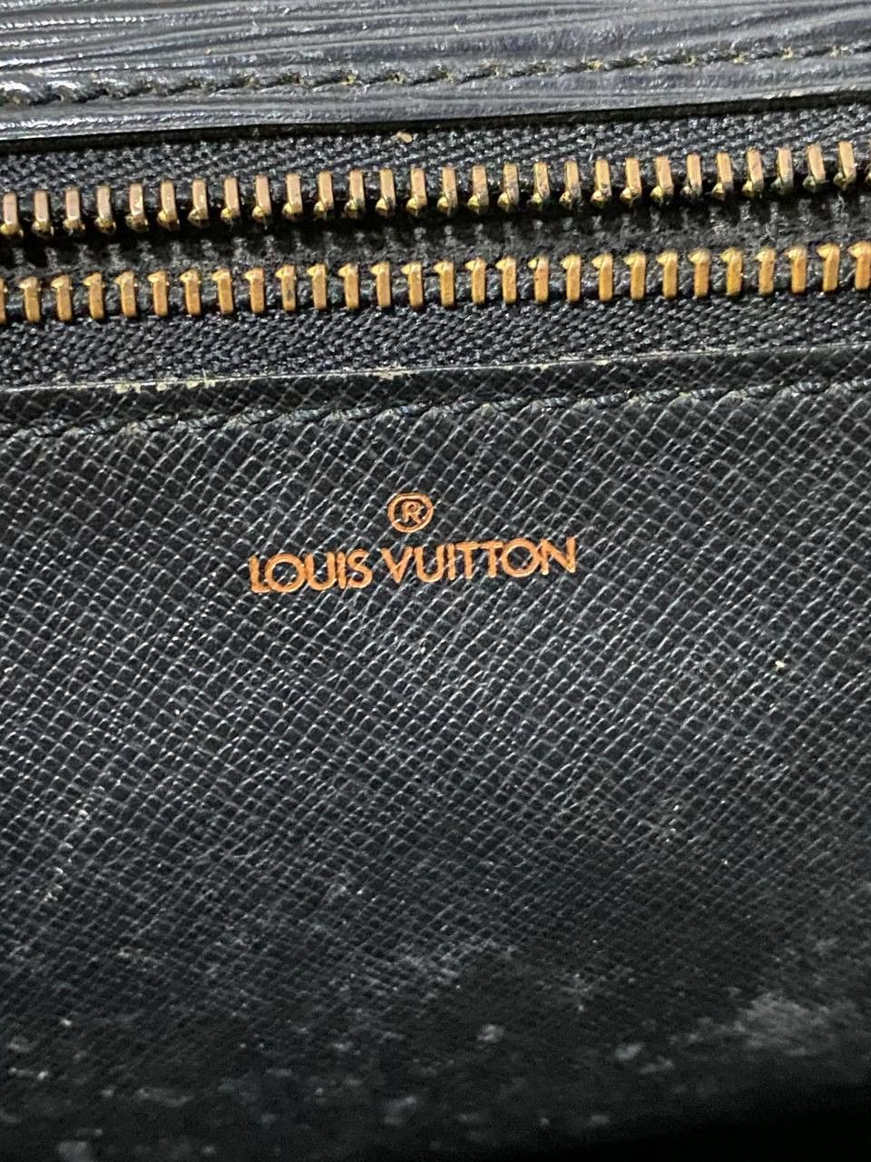 Louis Vuitton Louis Vuitton Black Epi Serviette Ambassadeur Size ONE SIZE - 17 Thumbnail