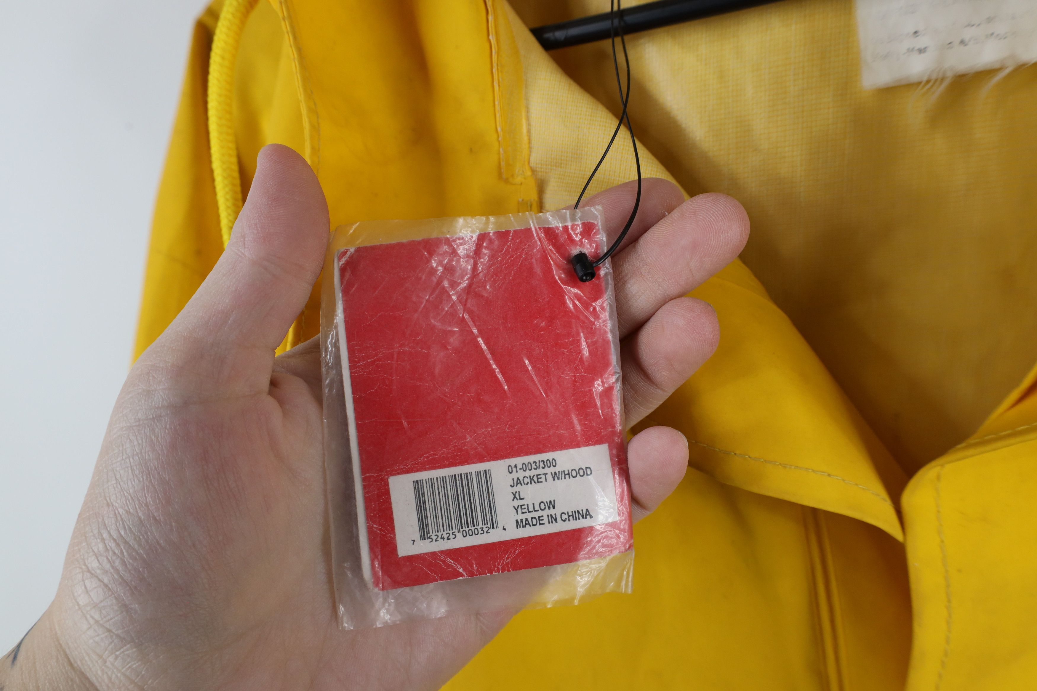 Helly Hansen × Vintage Vintage 90s Helly Hansen Out Waterproof Hooded Rain Jacket Size US XL / EU 56 / 4 - 10 Thumbnail
