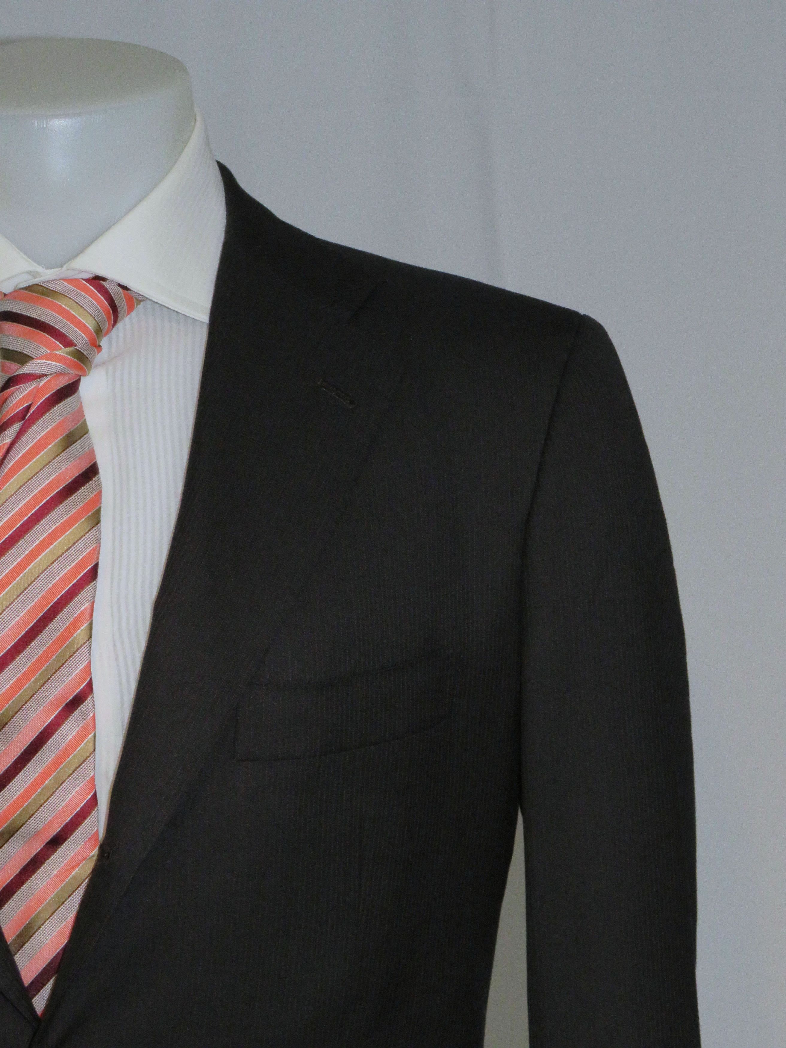 Kiton 8% Vicuna Argentina Dark Gray Stripe Three Roll Two Suit 42R Size 42R - 5 Thumbnail
