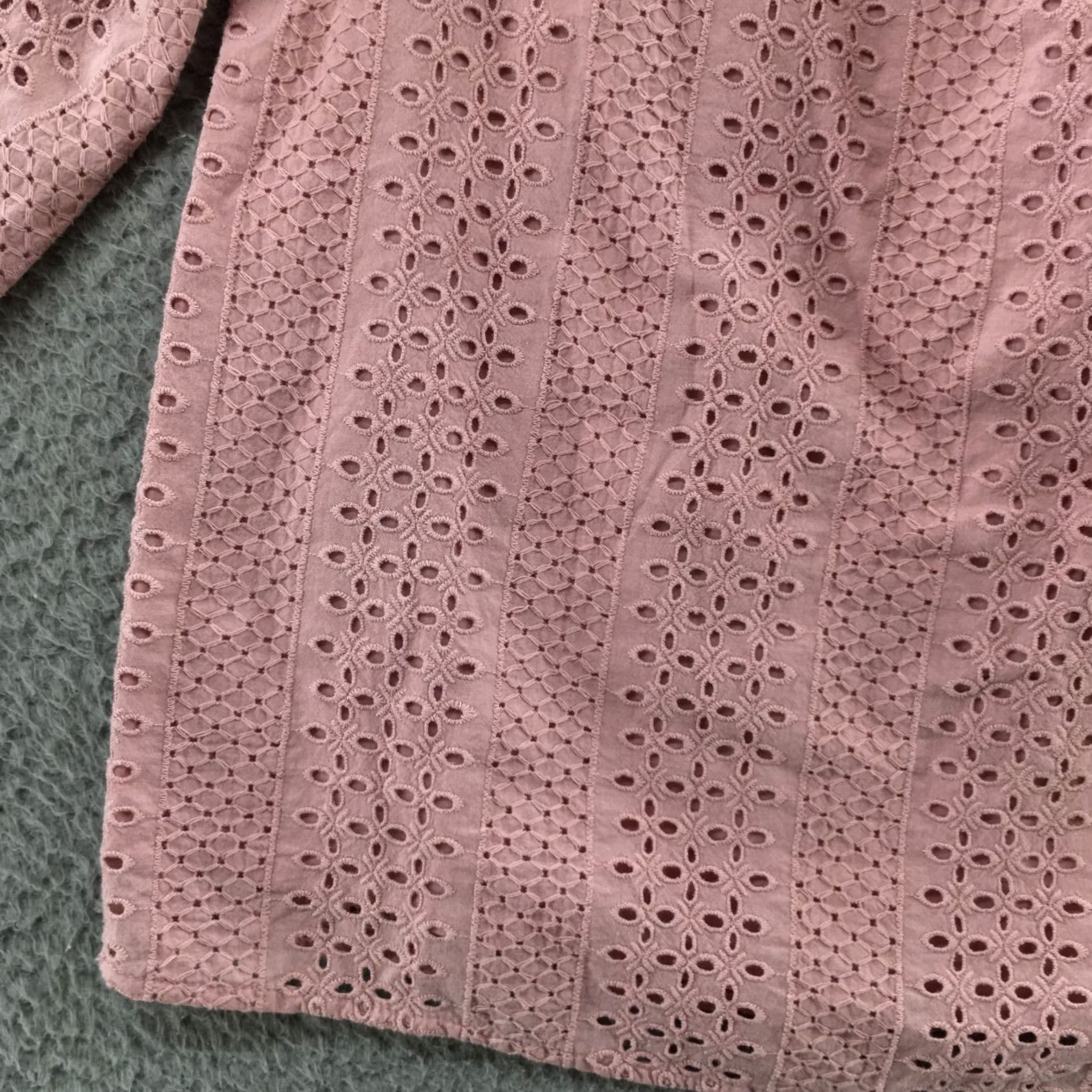 Abercrombie & Fitch Abercrombie & Fitch Off The Shoulder Blouse Top Womens S Pink Eyelet Boho Casual Shirt Short Sleeve Bell Sleeve Regular Fit Womens Size S / US 4 / IT 40 - 6 Thumbnail