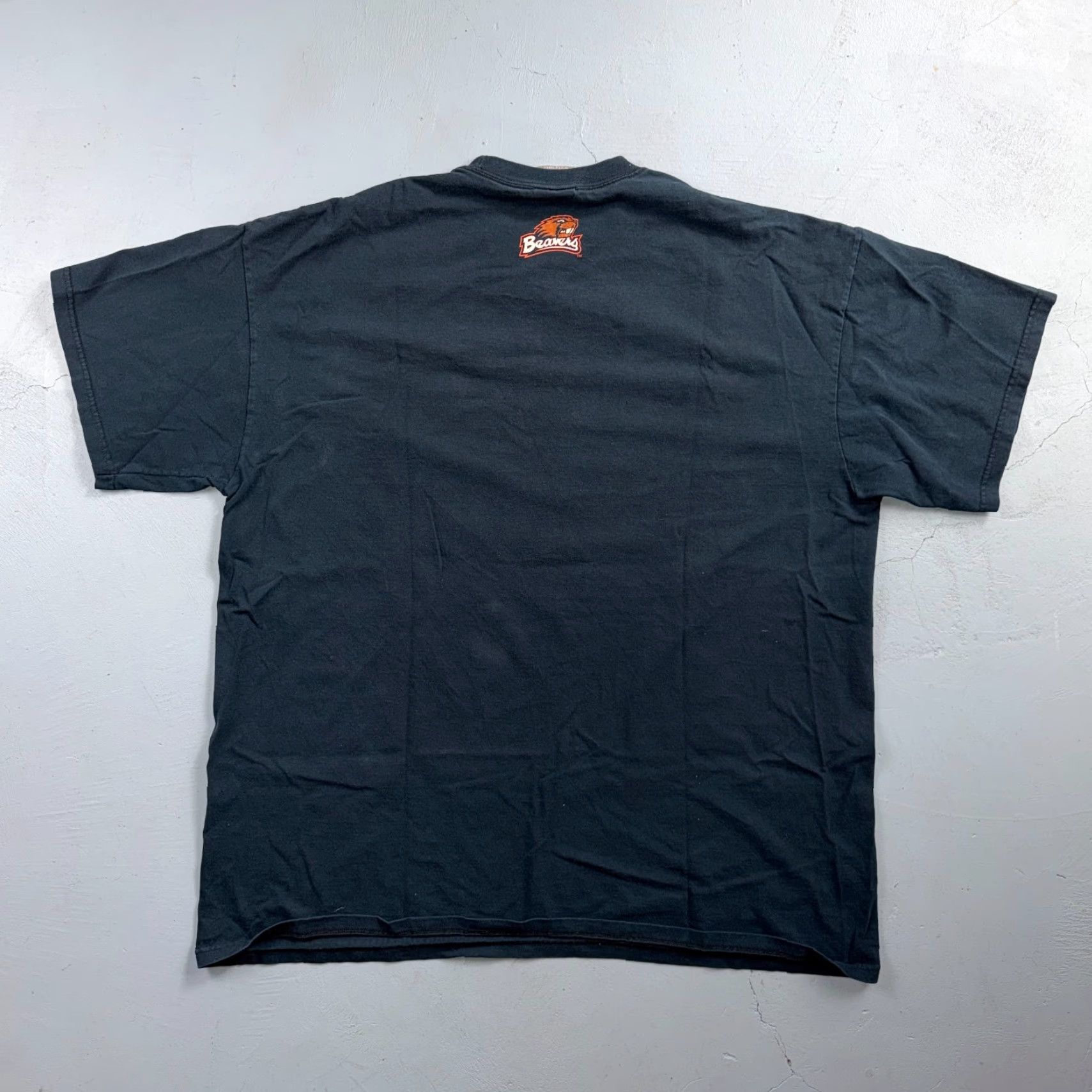 Nike VINTAGE Nike Beavers T Shirt Black 2XL Center Swoosh Double-Sided Oregon College Nike Shirt Men 70s 80s Graphic Tee Size US XXL / EU 58 / 5 - 5 Thumbnail