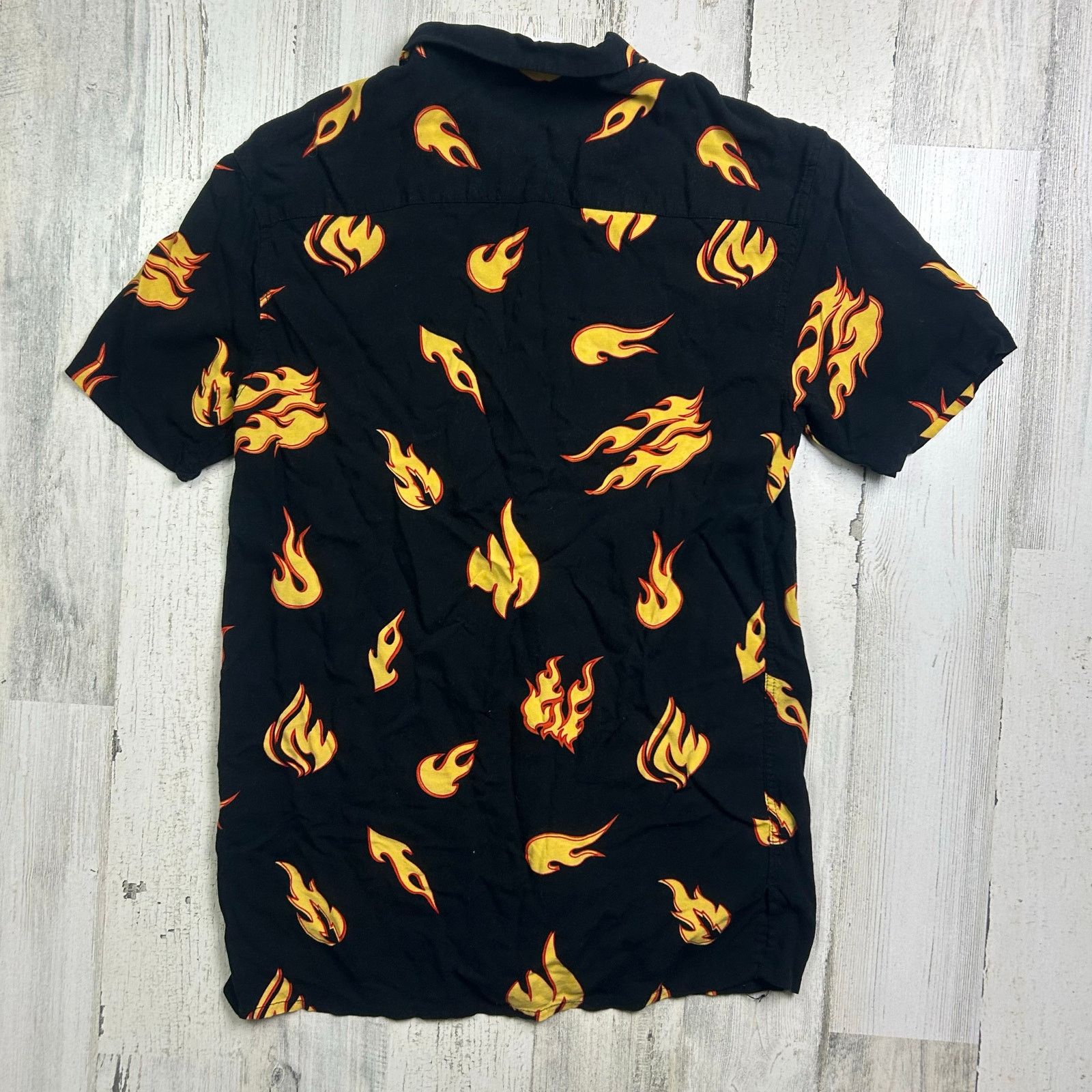 Vintage T&C Surf Designs Flame Hawaiian Short-Sleeve Button-Up Shirt Size US S / EU 44-46 / 1 - 4 Thumbnail
