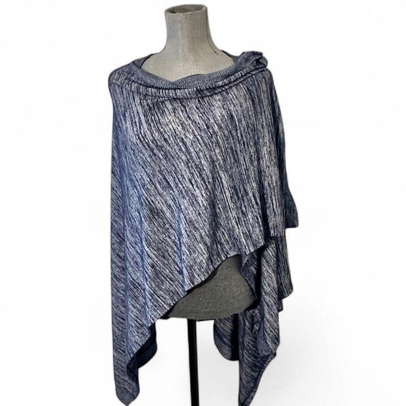 Banana Republic grey long shawl wrap banana republic Size ONE SIZE - 2 Thumbnail