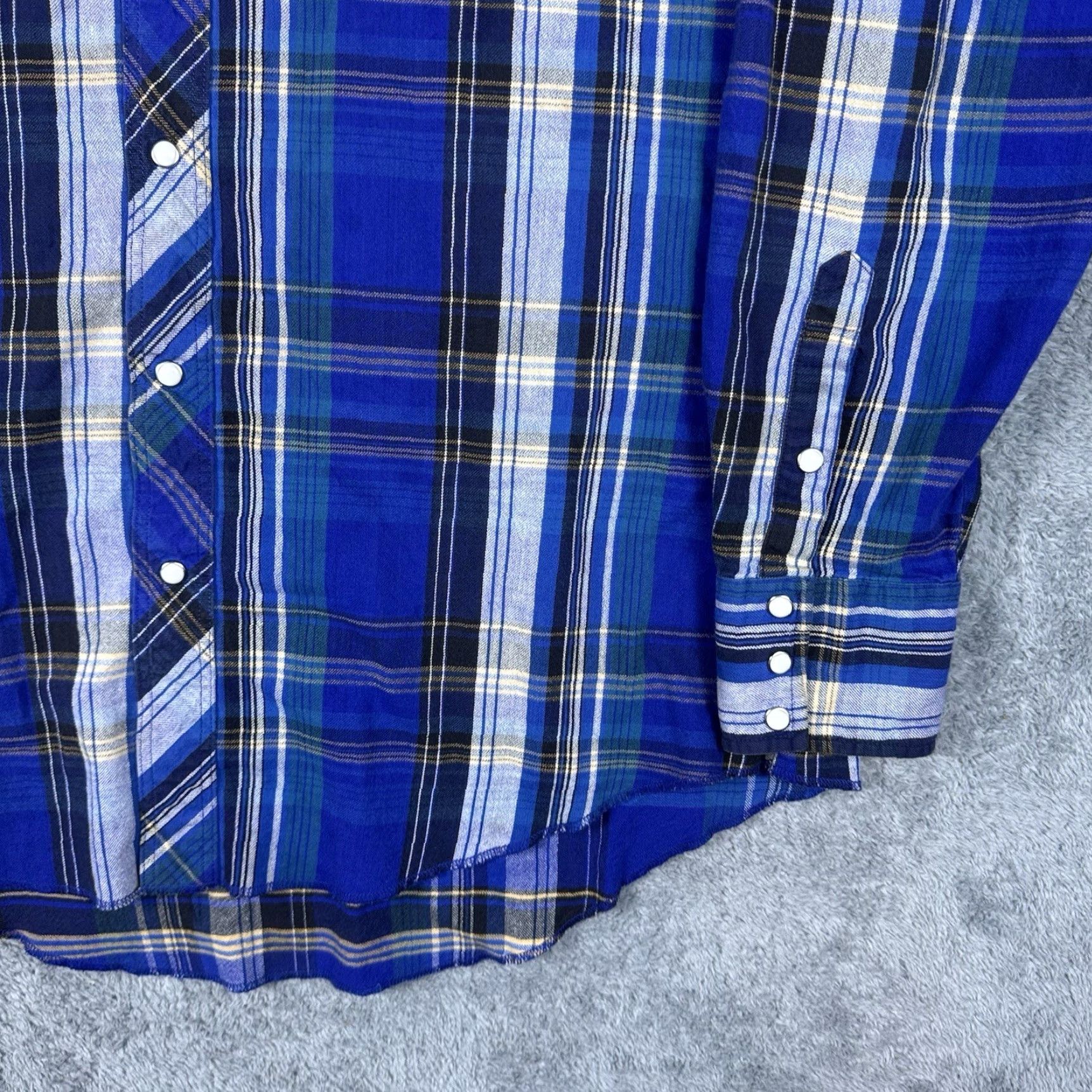 Wrangler VINTAGE Wrangler Pearl Snap Shirt Mens 2XL USA Heavy Flannel X-Long Tails Shirt Size US XXL / EU 58 / 5 - 3 Thumbnail