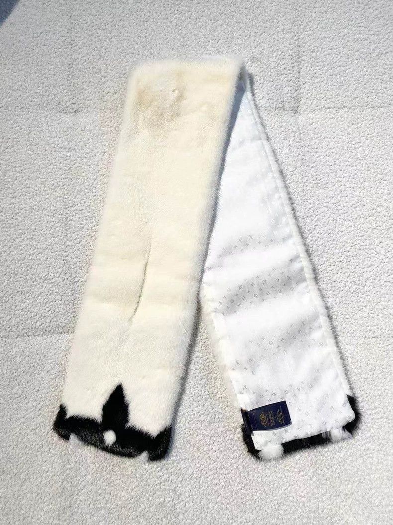 Louis Vuitton Louis Vuitton Black and white mink print scarf Size ONE SIZE - 2 Thumbnail