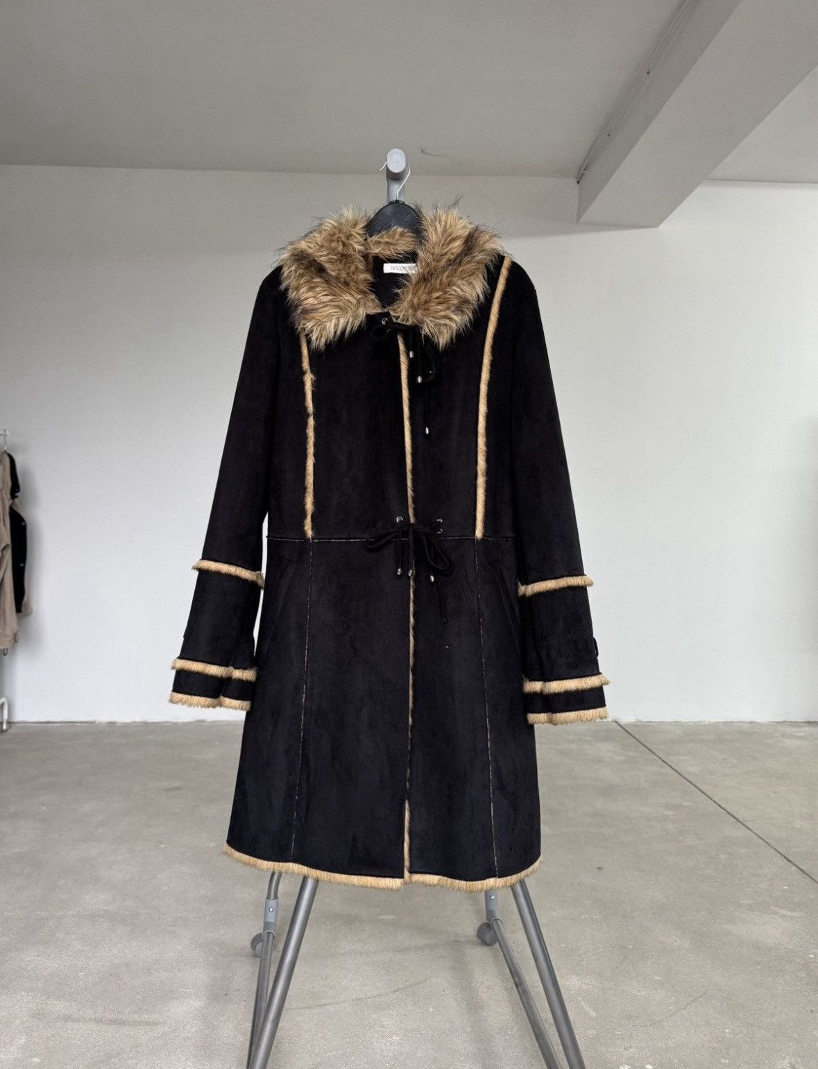 Balmain Vintage Balmain Sheepskin afgan penny lane coat Size S / US 4 / IT 40 - 1 Thumbnail