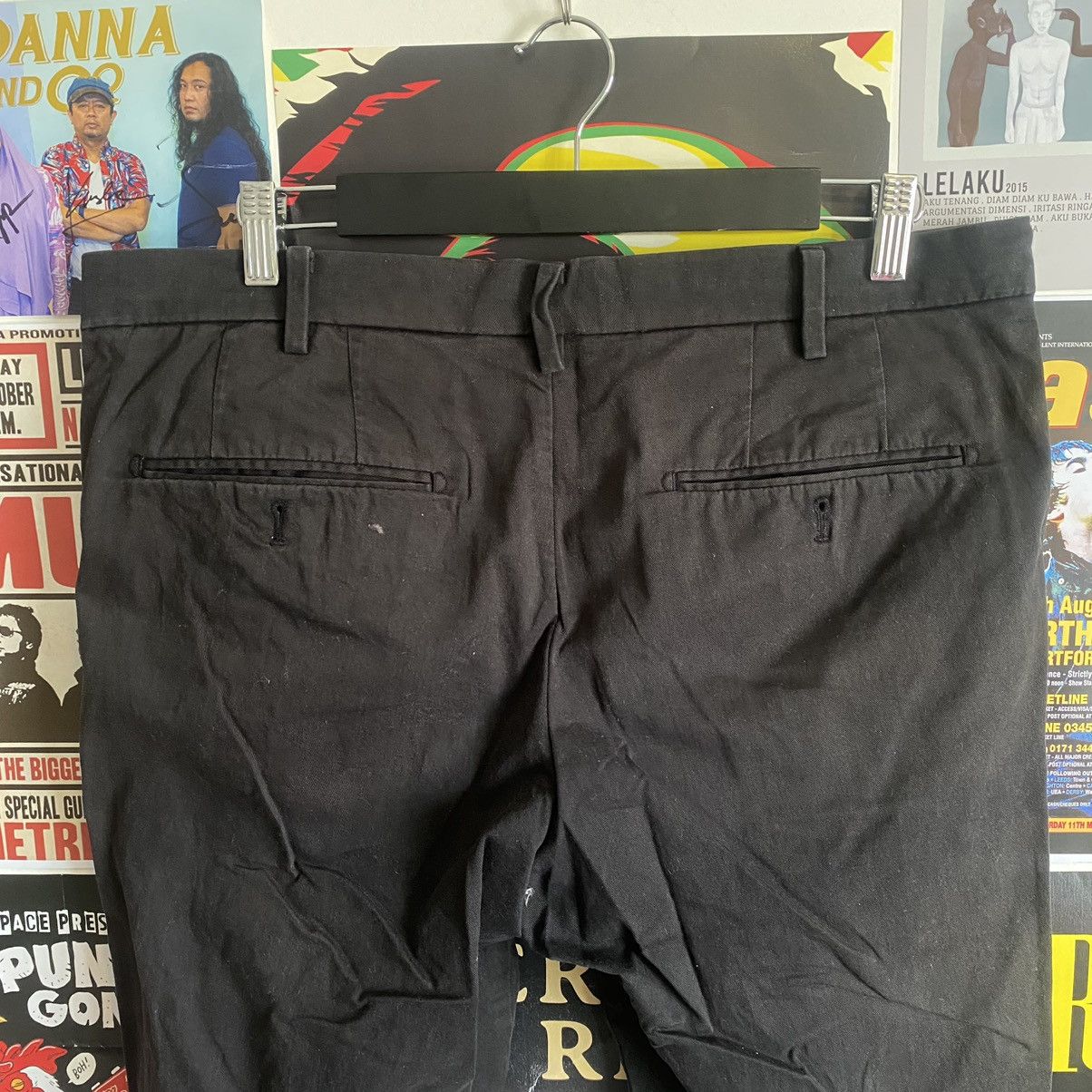 Uniqlo Vintage Uniqlo Black Distressed Chino Pants Size US 37 - 6 Thumbnail