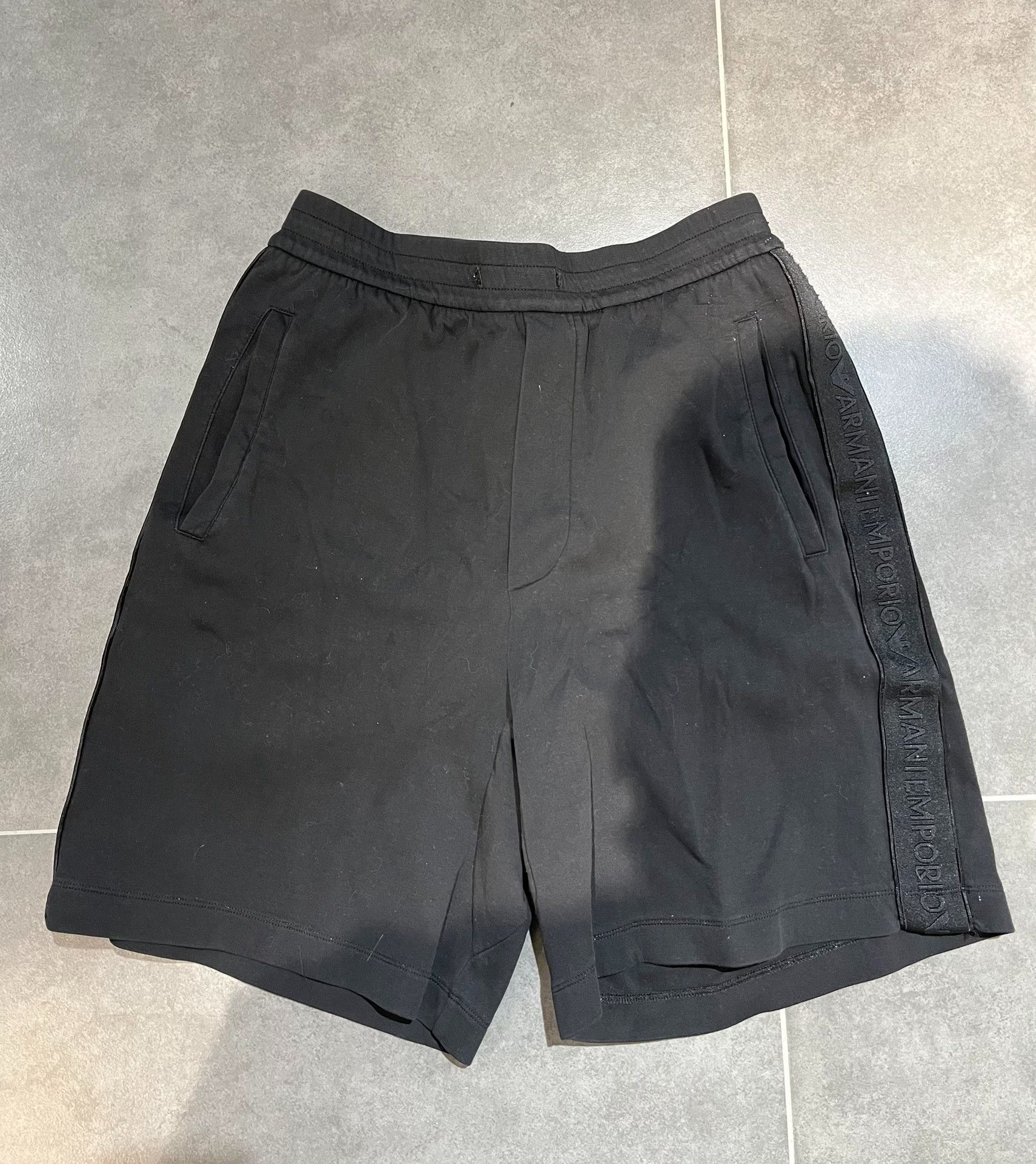 Armani Armani Shorts 32 Men Size US 32 / EU 48 - 1 Thumbnail