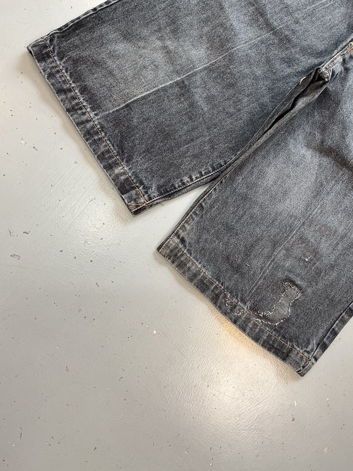 Japanese Brand × Vintage Vintage red monkey company1002 pocket embroidered denim jort Size US 36 / EU 52 - 4 Thumbnail