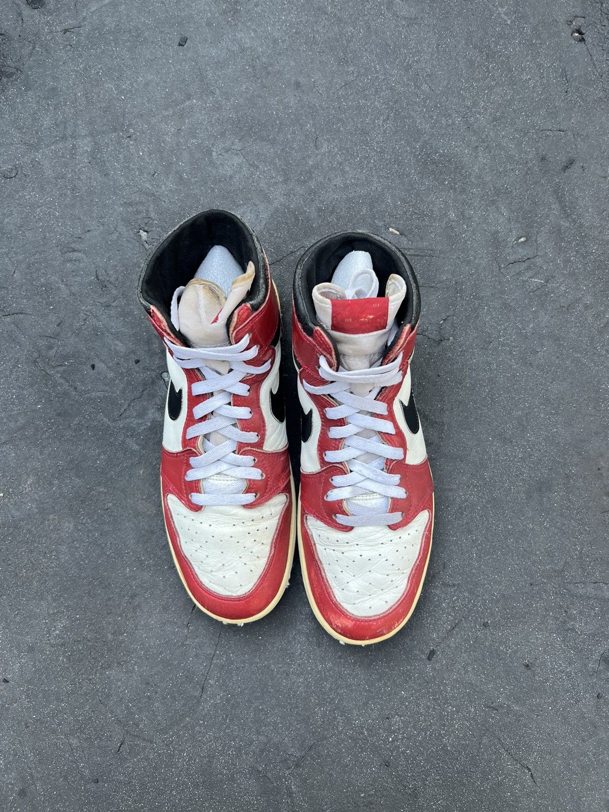 Jordan Brand Jordan 1 OG 1985 Chicago Size US 9.5 / EU 42-43 - 4 Thumbnail