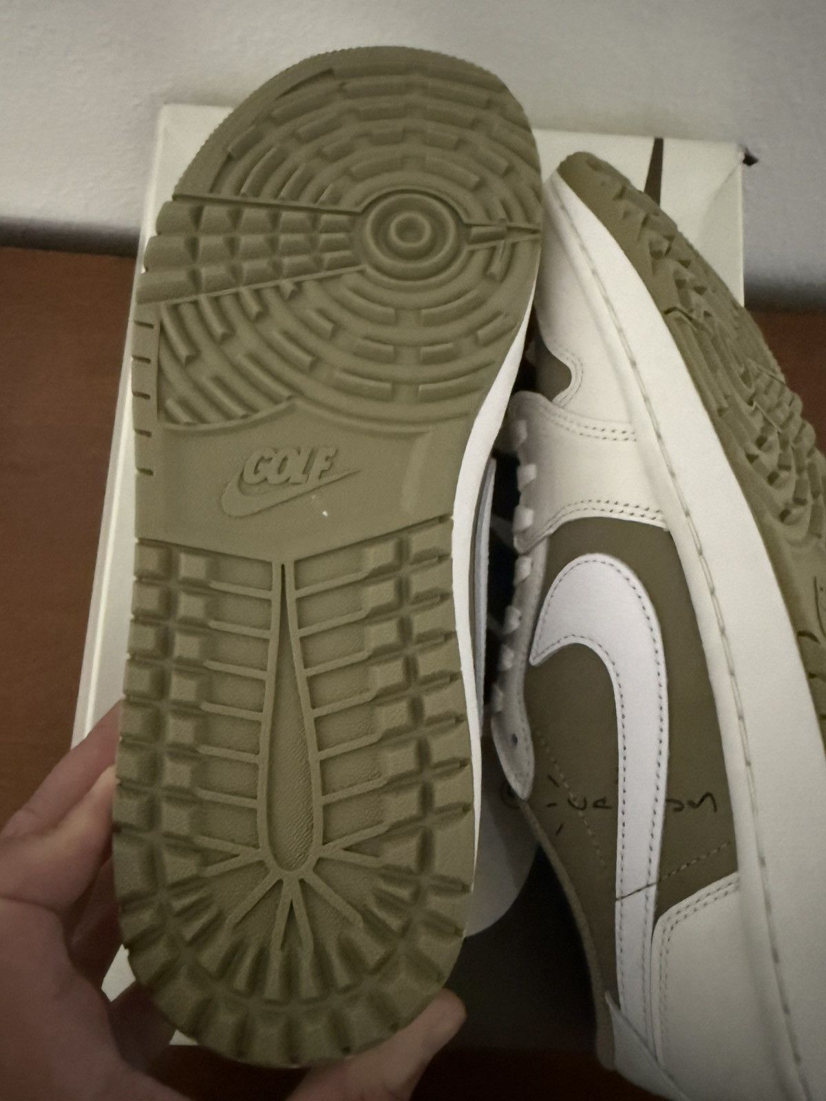 Jordan Brand × Travis Scott Travis Scott Jordan 1 Low Golf Neutral Olive Size US 8.5 / EU 41-42 - 11 Thumbnail