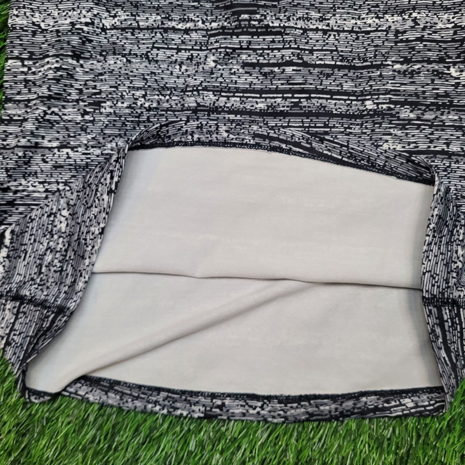 Nike Nike Pro Dri-FIT Womens S 1/2 Zip Top Static Print Pullover Size M / US 6-8 / IT 42-44 - 3 Thumbnail