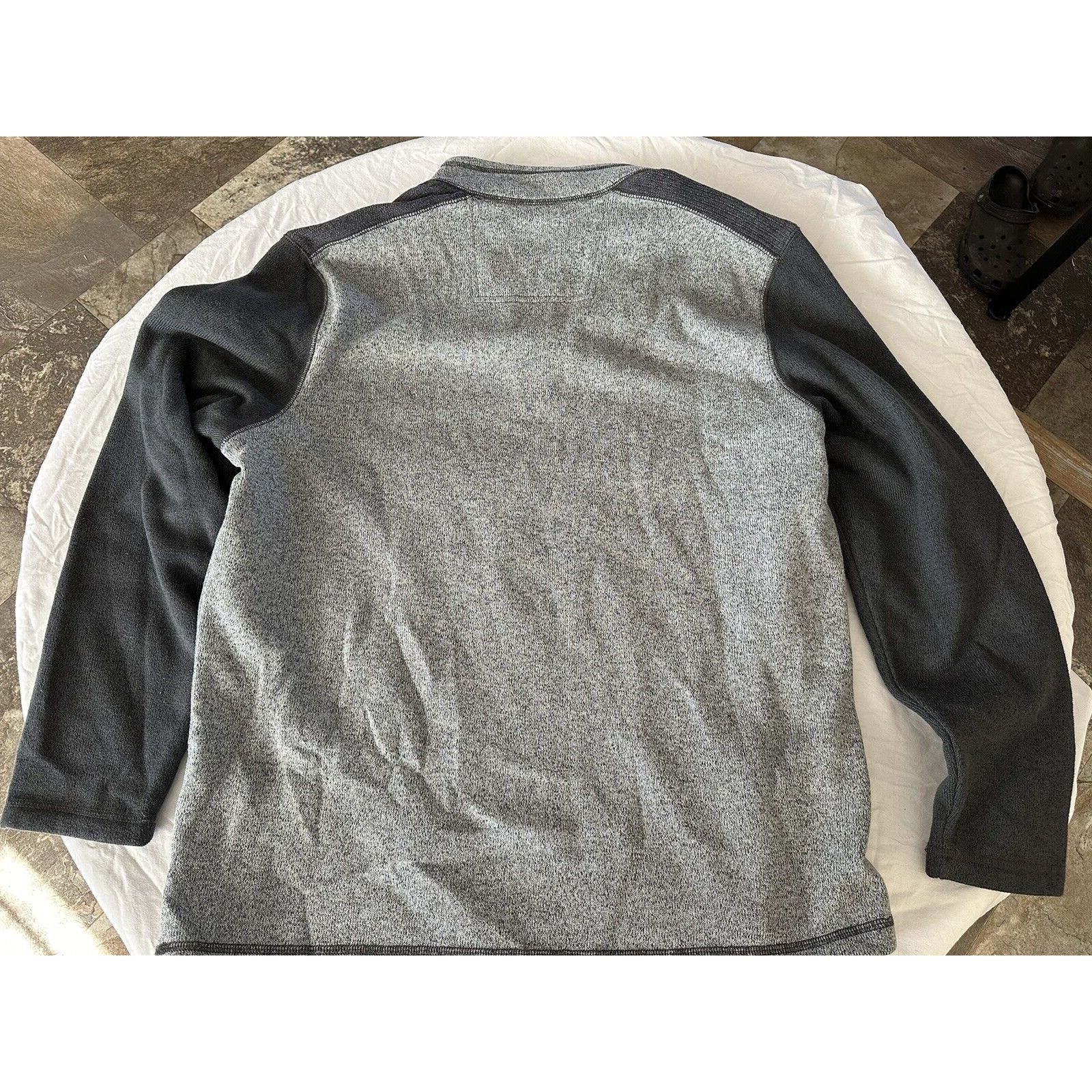 G.H. Bass & Co. G.H. Bass & Co. Mens XL Gray Speckle w/Solid Sleeves Thermal Size US XL / EU 56 / 4 - 12 Thumbnail