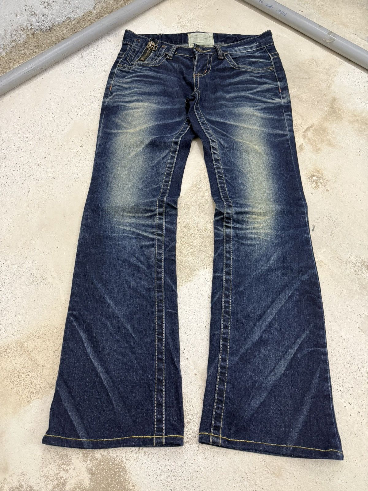 Japanese Brand × Tornado Mart Lolita Japan Claw Mark Leather Trimmed Pocket Flare Jeans Size US 29 - 2 Thumbnail