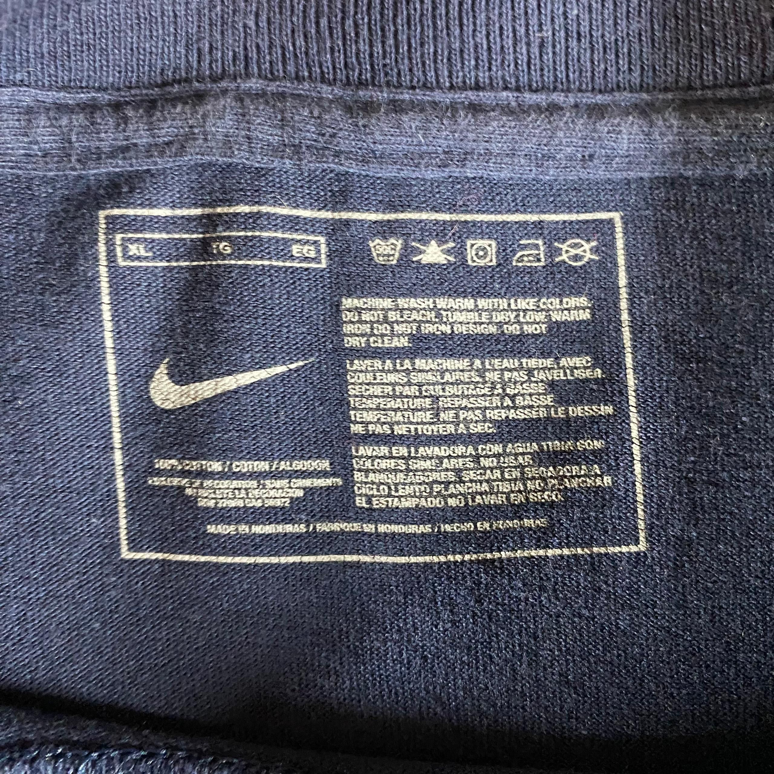 Nike Nike Small Logo Tshirt Size US XL / EU 56 / 4 - 8 Thumbnail